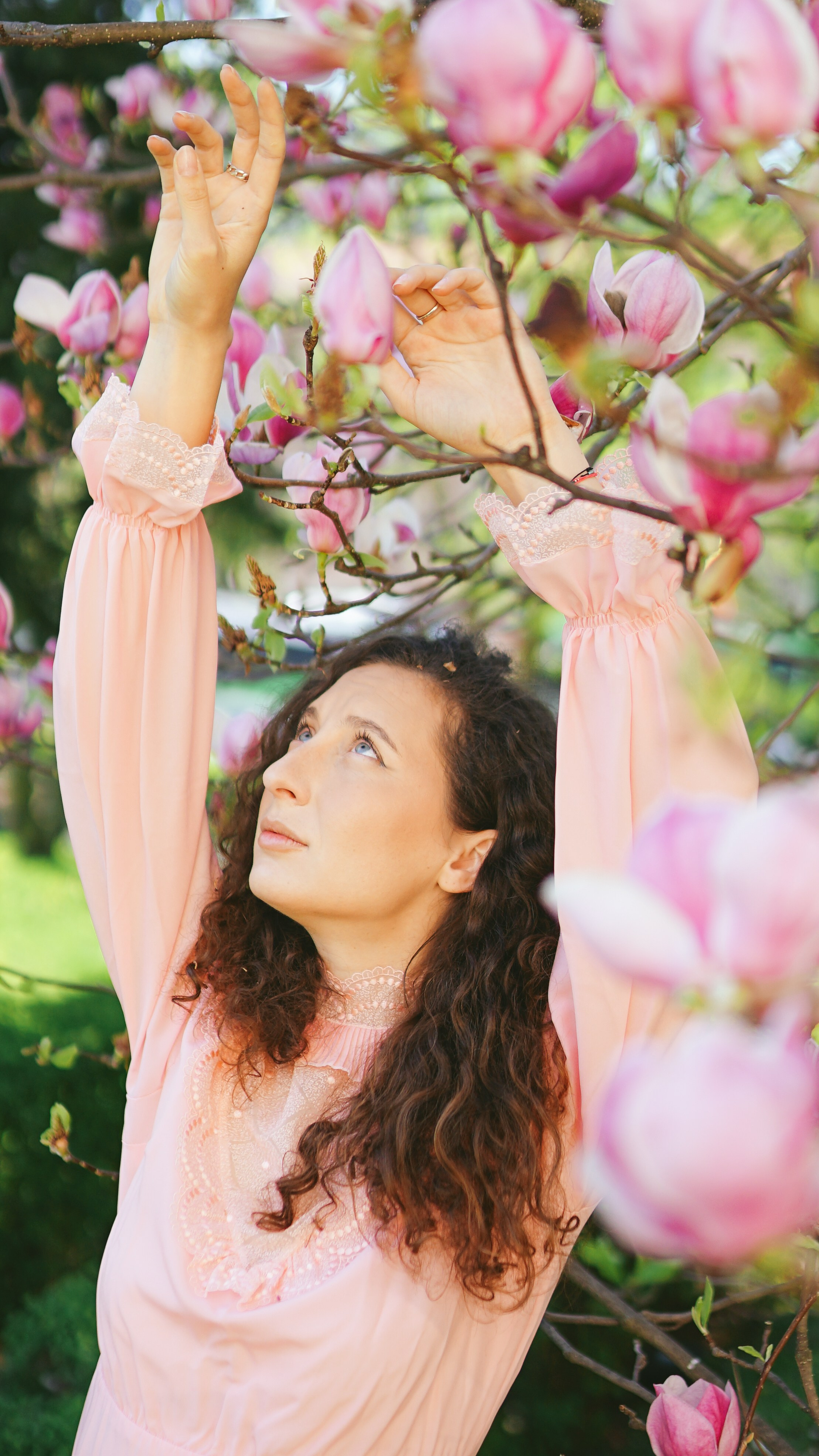 Fotografie de Portret Brașov | Artist Mădălina Beda. Madalina Beda- Artist vizual, fotograf, doula la nastere, consultant babywearing Brasov si in toata tara