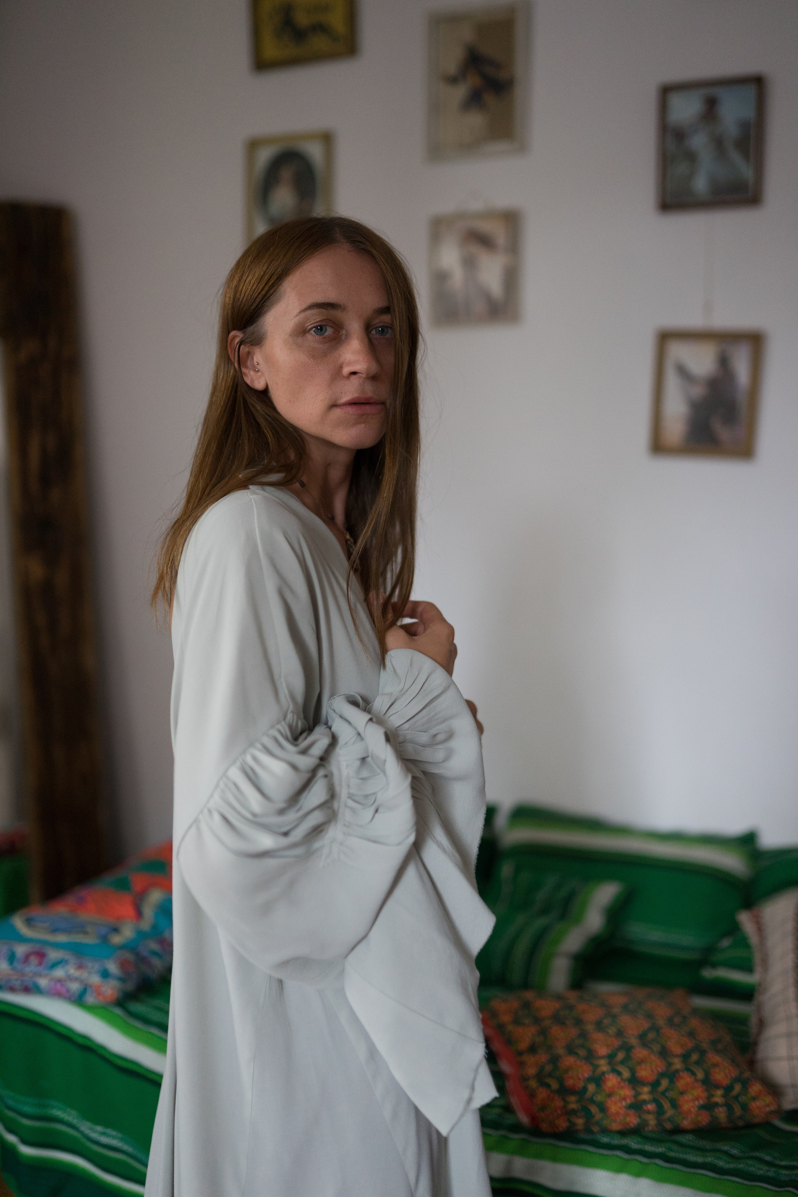 Fotografie de Portret Brașov | Artist Mădălina Beda. Madalina Beda- Artist vizual, fotograf, doula la nastere, consultant babywearing Brasov si in toata tara