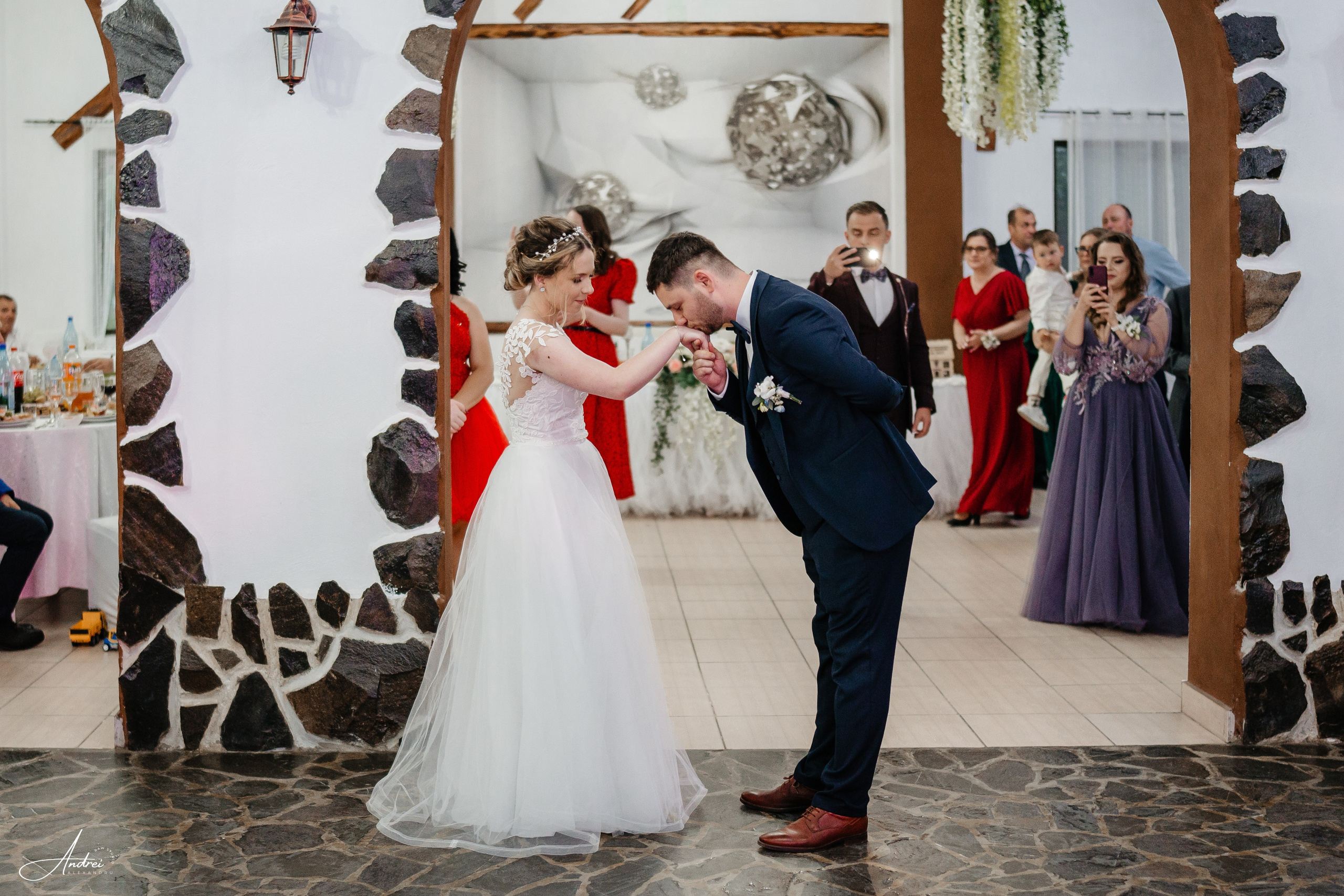 Cătălina & Călin. Raw Studio. Fotograful tau de nunta!