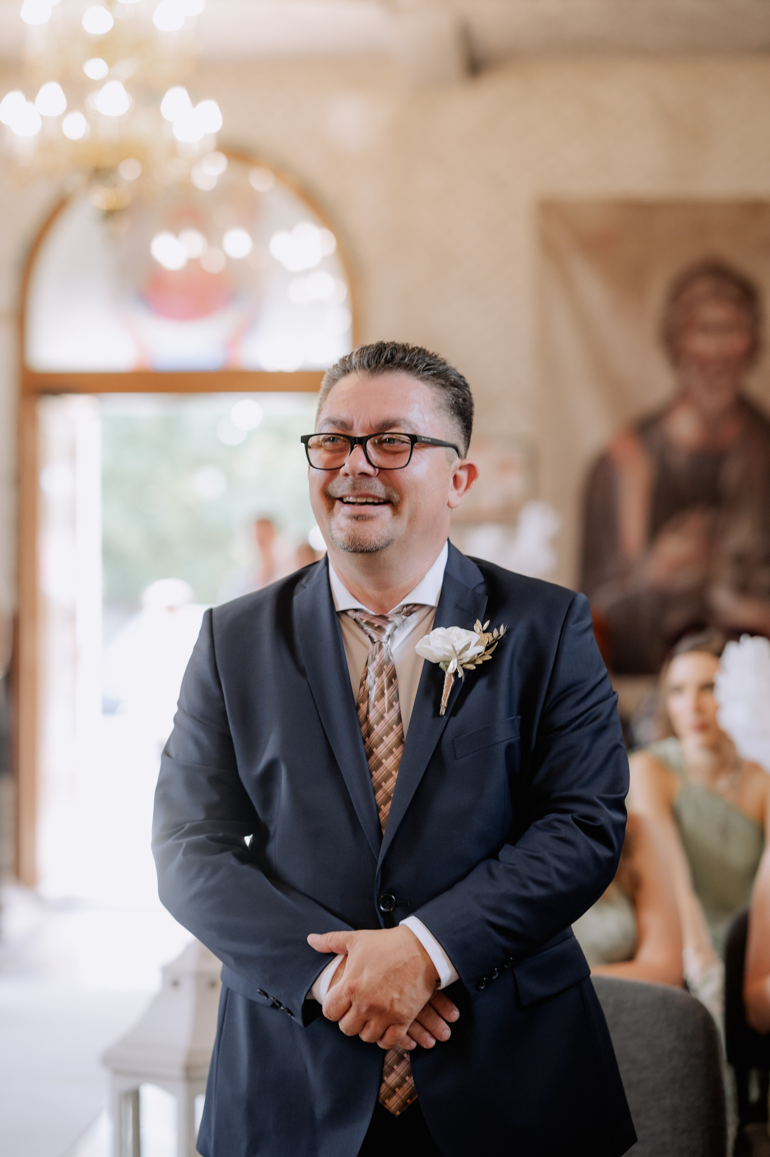 Nunta la Hotel Capitol Iasi. Proud Vision Weddings | Wedding Photography & Film — Servicii profesionale Foto Video Nunta Iasi