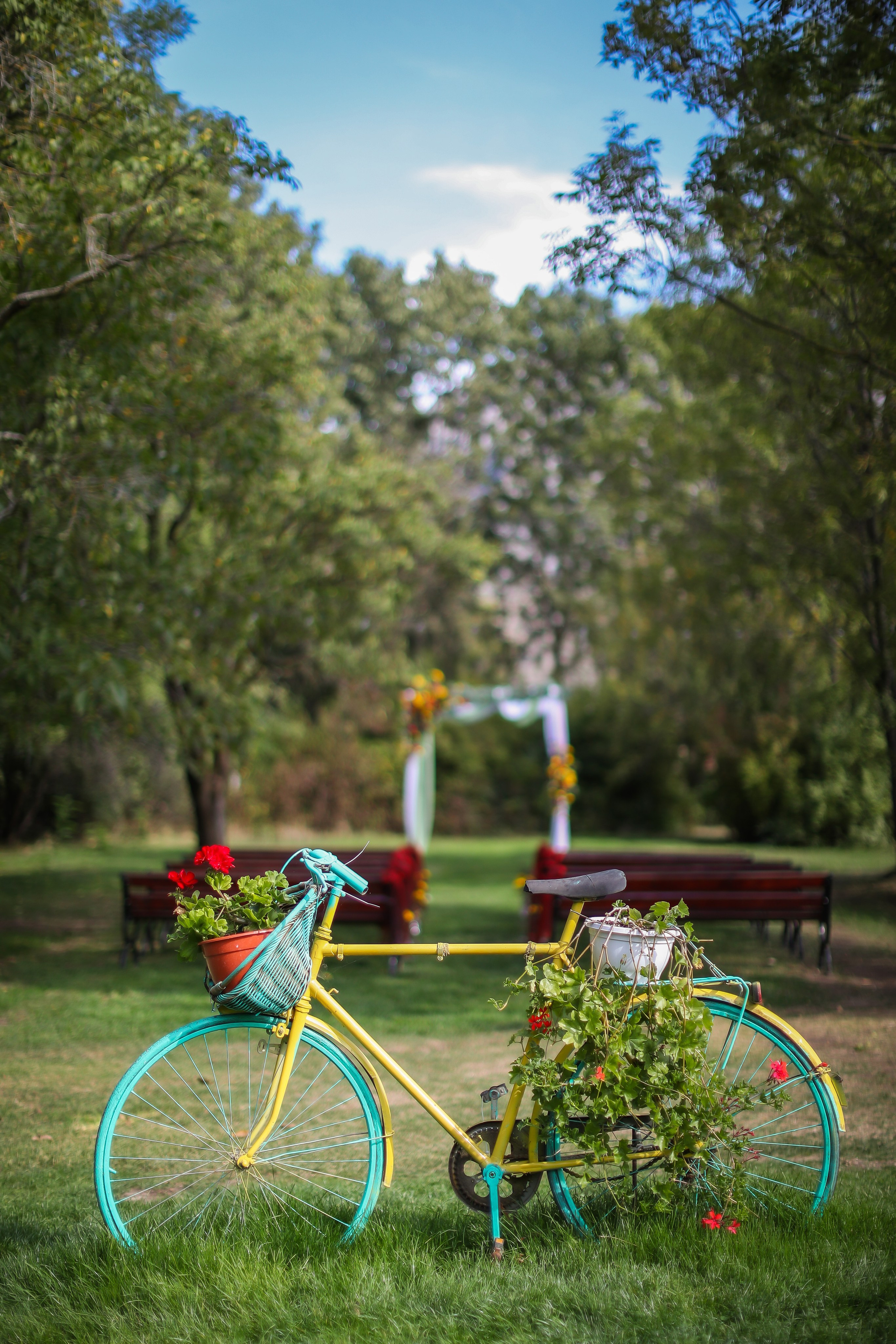 Orsi & Remus, eleganță în inima Transilvaniei. Rares Bucur is a professional wedding photographer based in Cluj-Napoca, Romania, specializing in wedding photography
