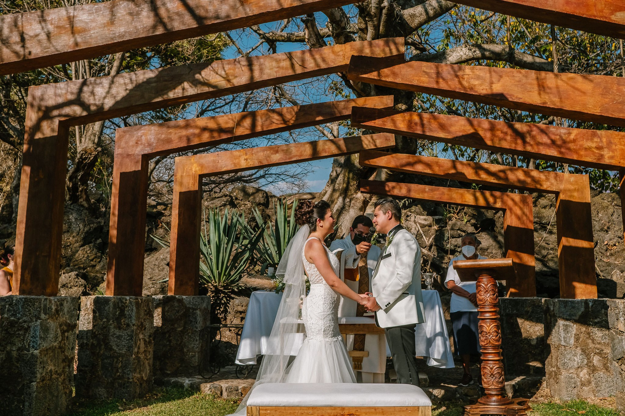 Yenisel & Raul / Tepoztlan. Wedding and family photographer in Mexico City