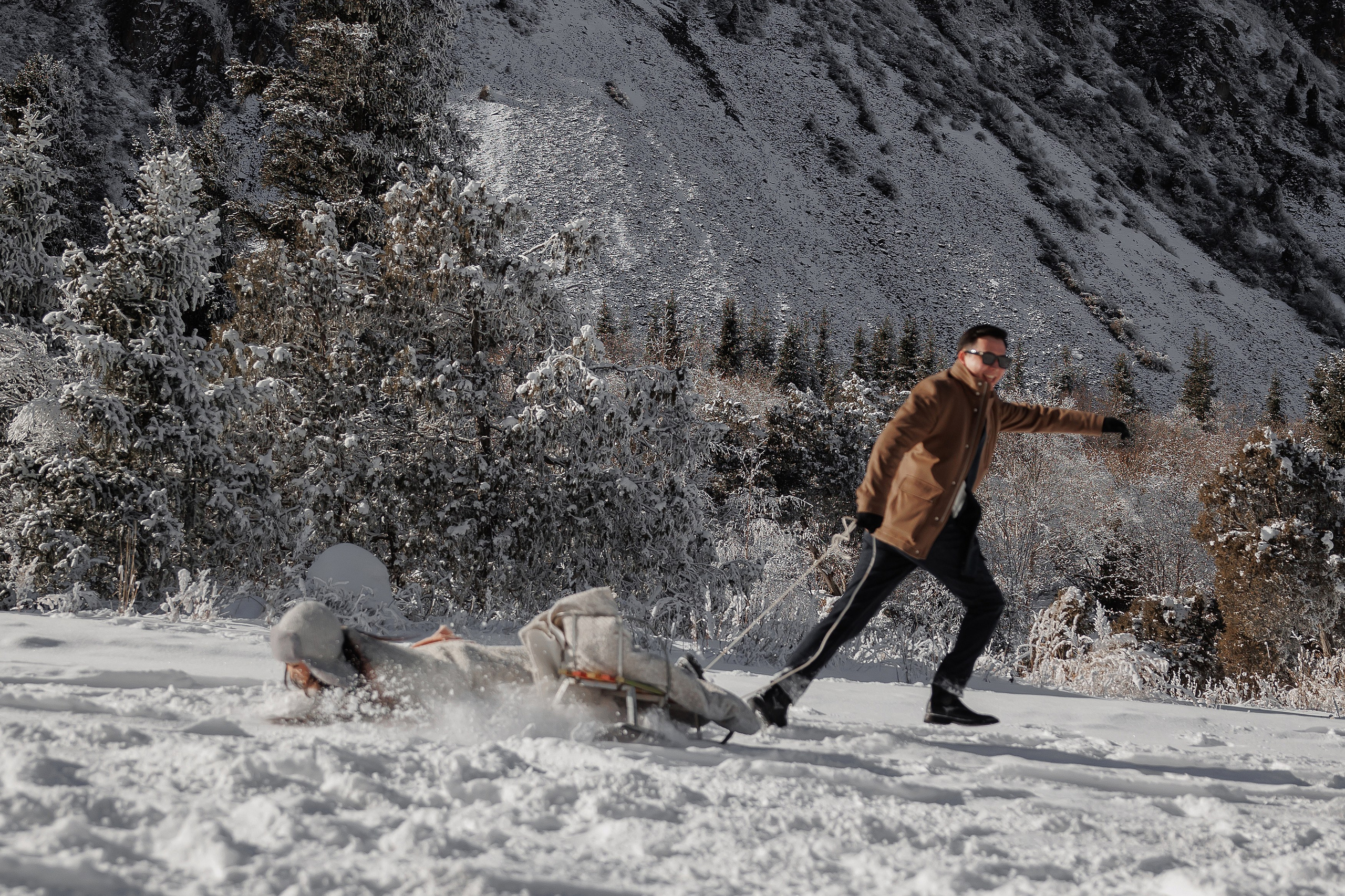Зимняя Ала Арча 2025 год. Свадебный и семейный фотограф в Бишкеке Давлетбаев Талгат