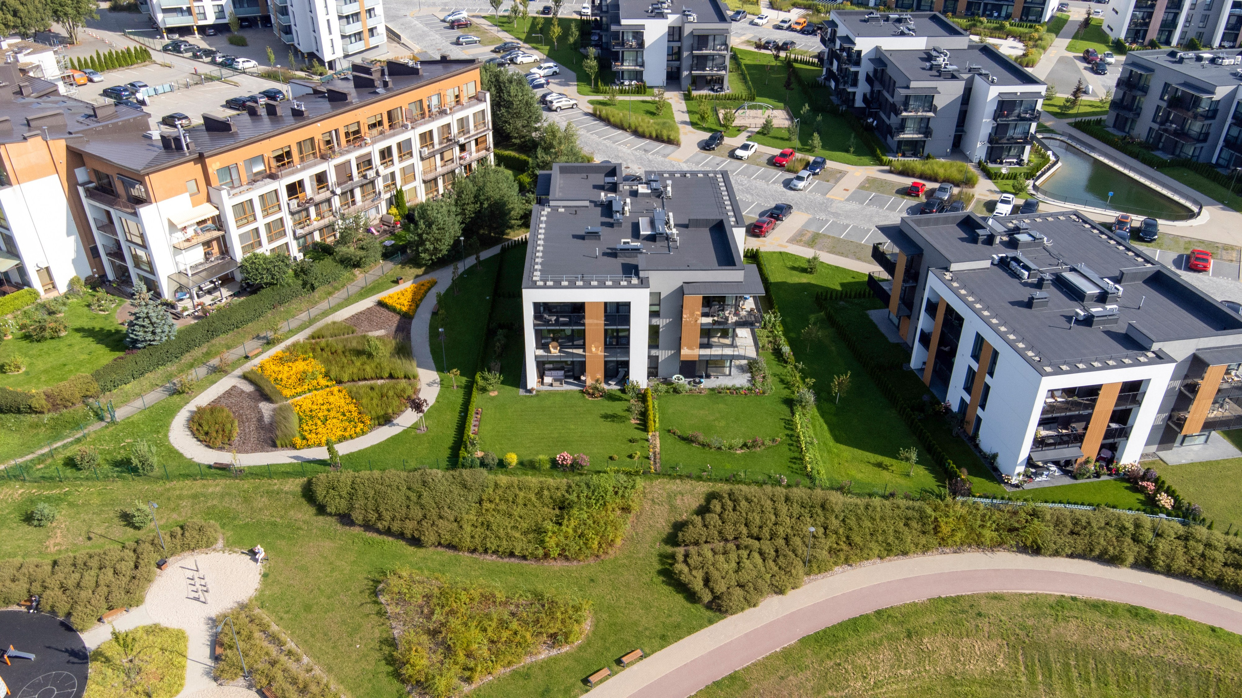 Gilužio g. 49, 2k. butas prie ežero. Elina Sapiega fotografė Vilniuje