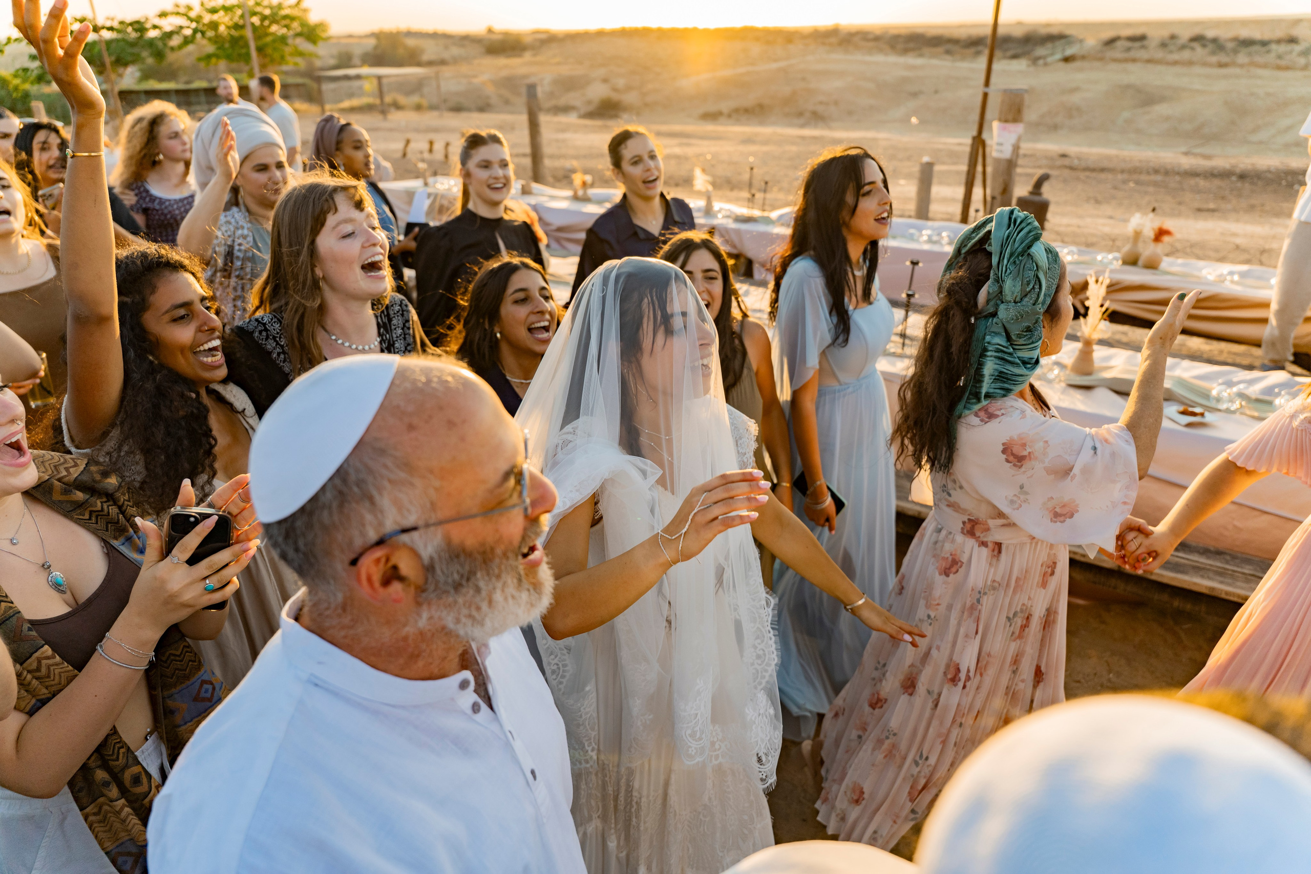 אביה ואחיה. יוסף מזרחי צילום חתונה, ברית וזוגיות. צלם מקצועי שאוהב להוציא אתכם הכי יפים ברגעים הכי מרגשים