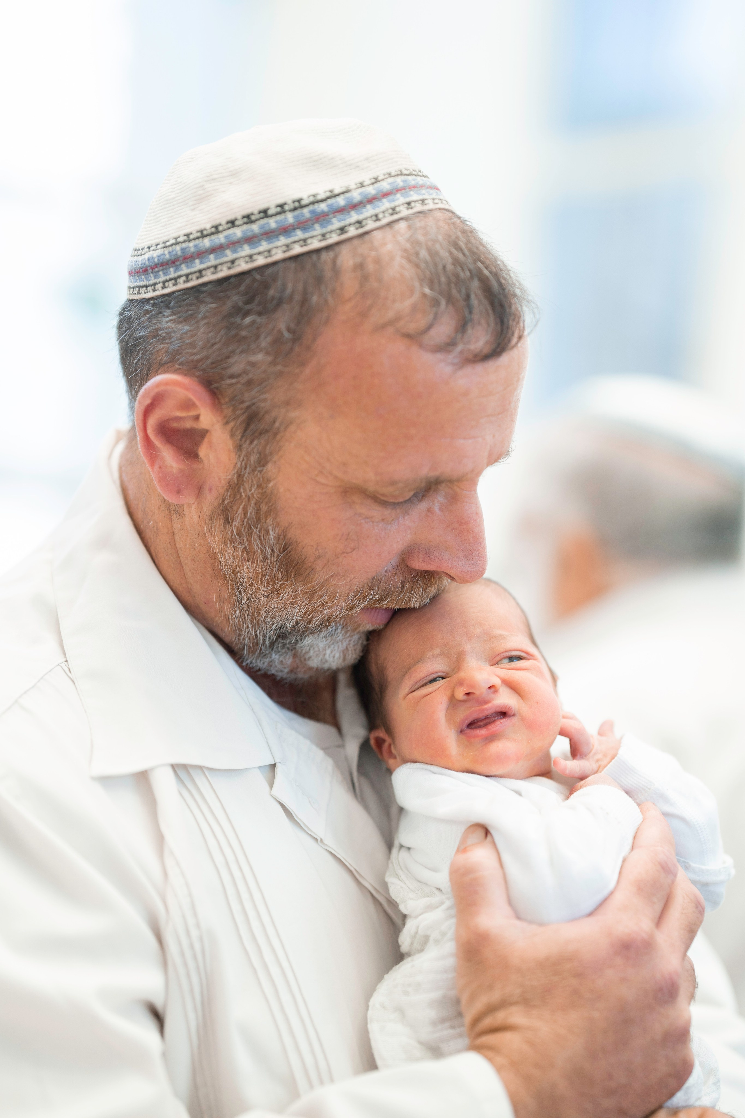 הברית של יוסף וחנה. יוסף מזרחי צילום חתונה, ברית וזוגיות. צלם מקצועי שאוהב להוציא אתכם הכי יפים ברגעים הכי מרגשים