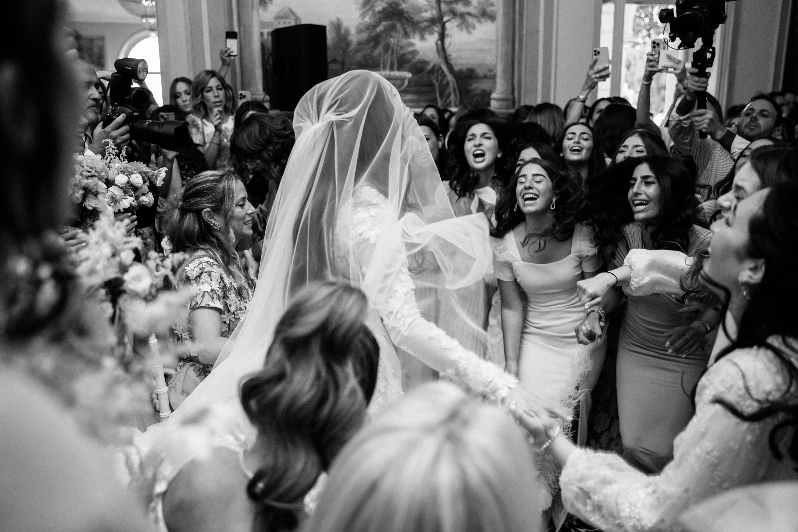 Wedding Photographer Rome Tuscany Como Sicily Puglia Amalfy Italy- Oksana Savenchuk