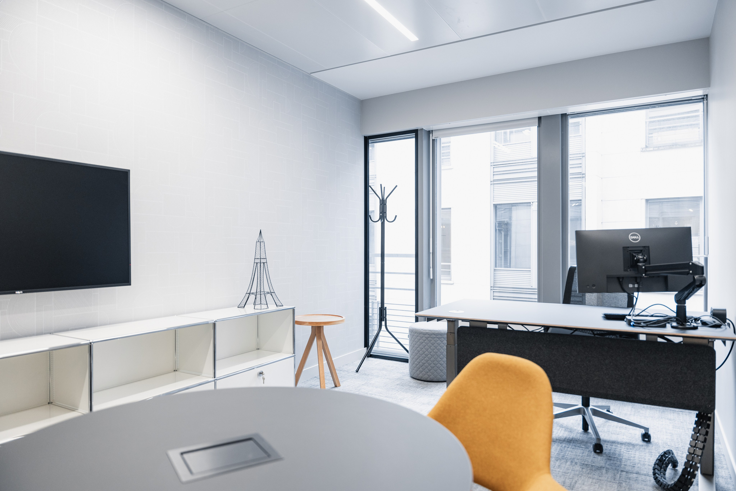 Office. Photographer in Paris — Vitalii Motruk