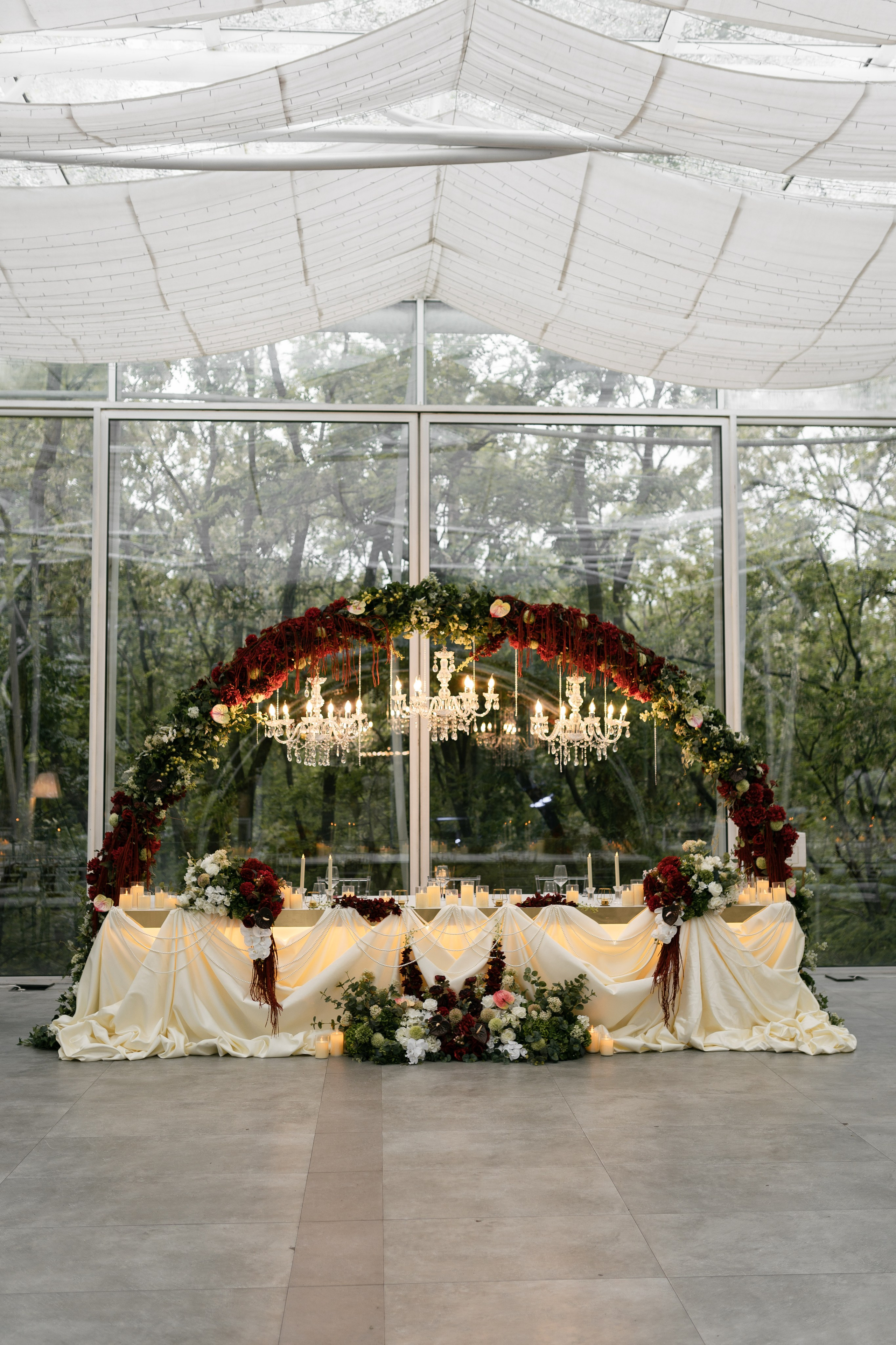 S&J | Timeless Frames at Hotel Moskva. Black Sheep Produkcija| Wedding Photography and Wedding Films, based in Kragujevac, Europe / Fotograf i videograf, Kragujevac, Srbija