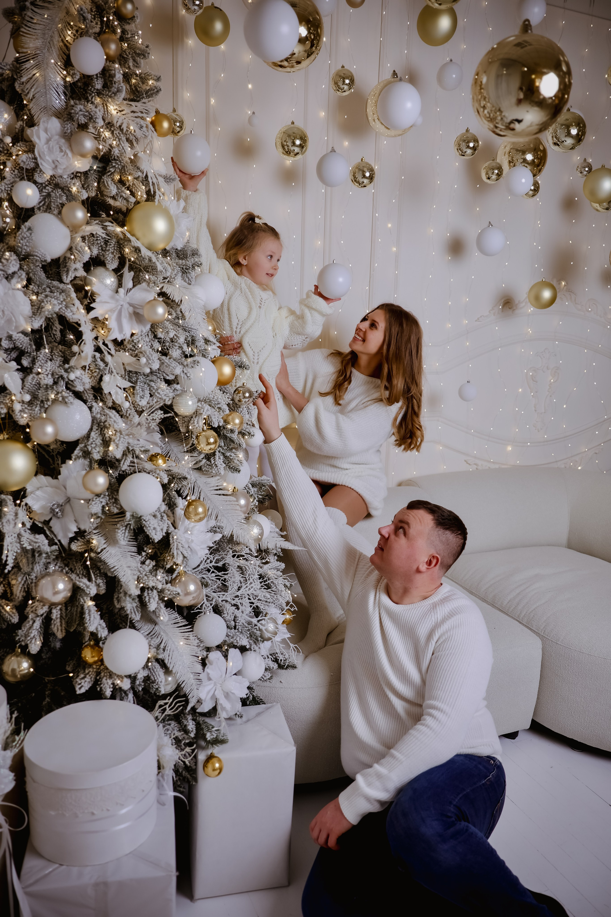 Anul Nou 2025-2026. Fotograf al tainelor bisericești – Alina Fetu