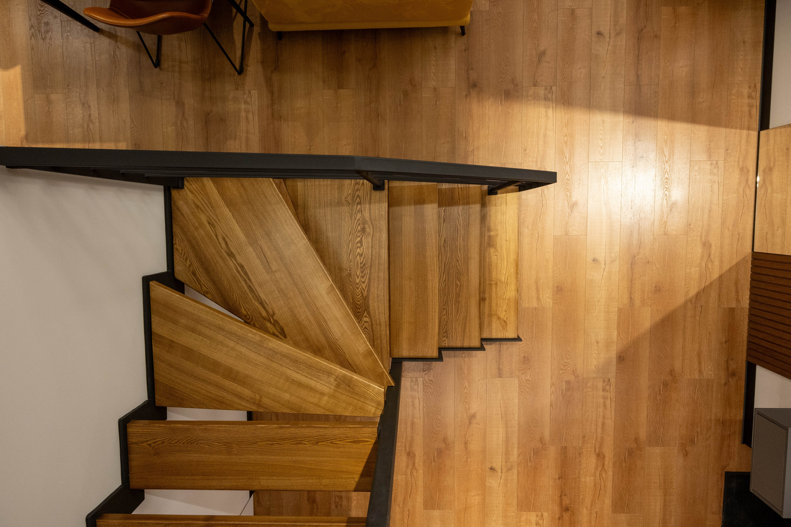 The apartment is on two levels. Fotograf Dmitrii Donets