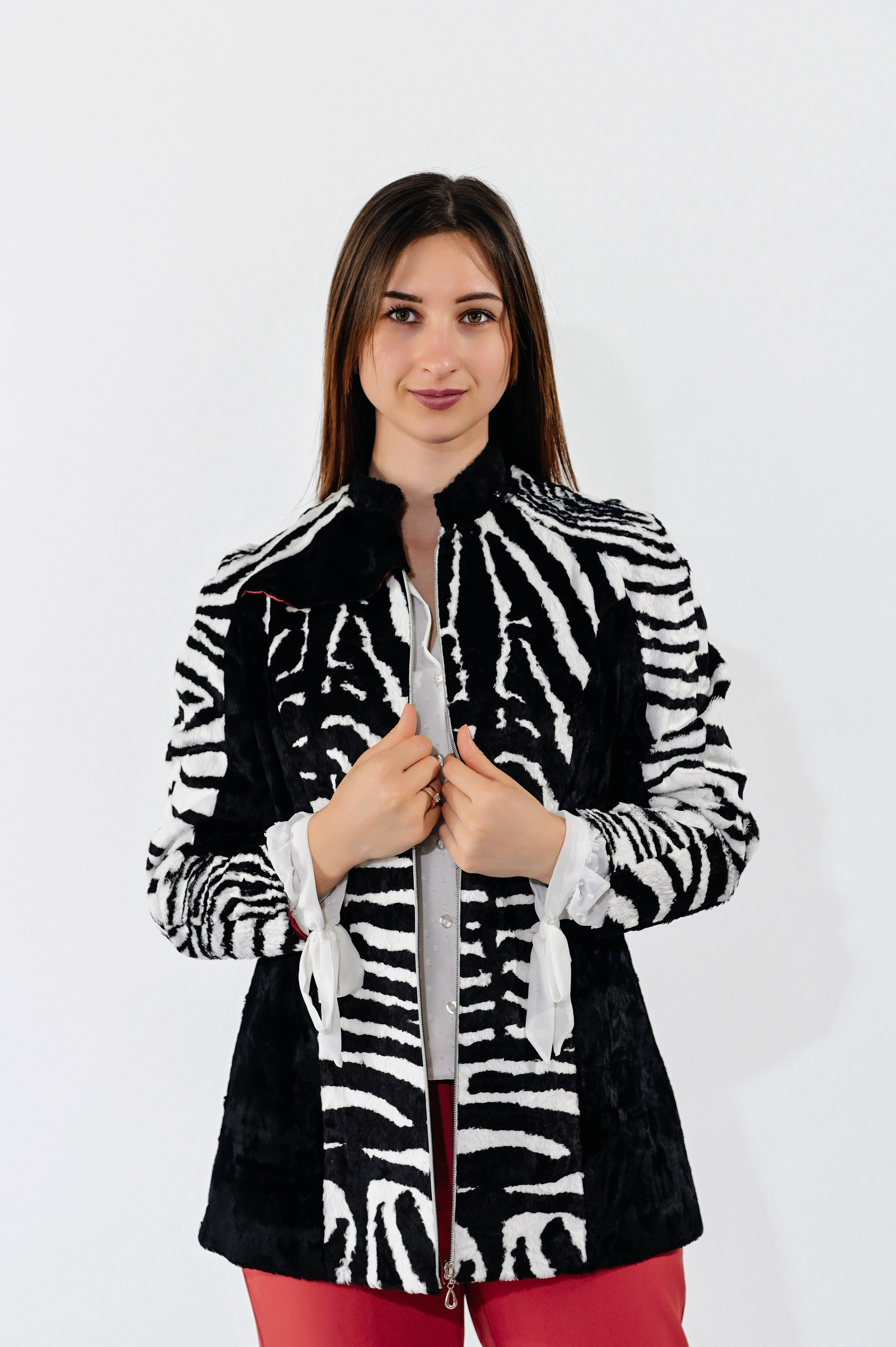 Trenci. Designer vestimentar: elaborarea, proiectarea și confectionare…