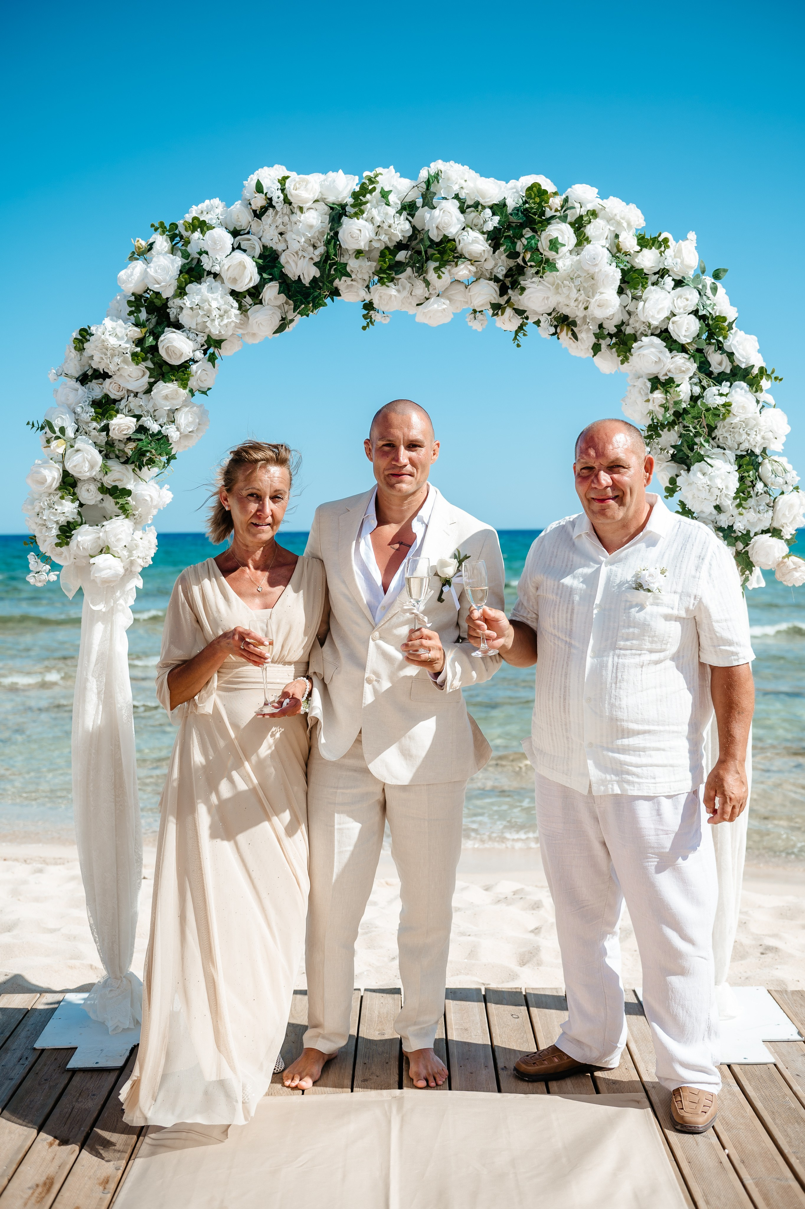 Sirens beach ceremony. AdrianOltean.wfolio.pro