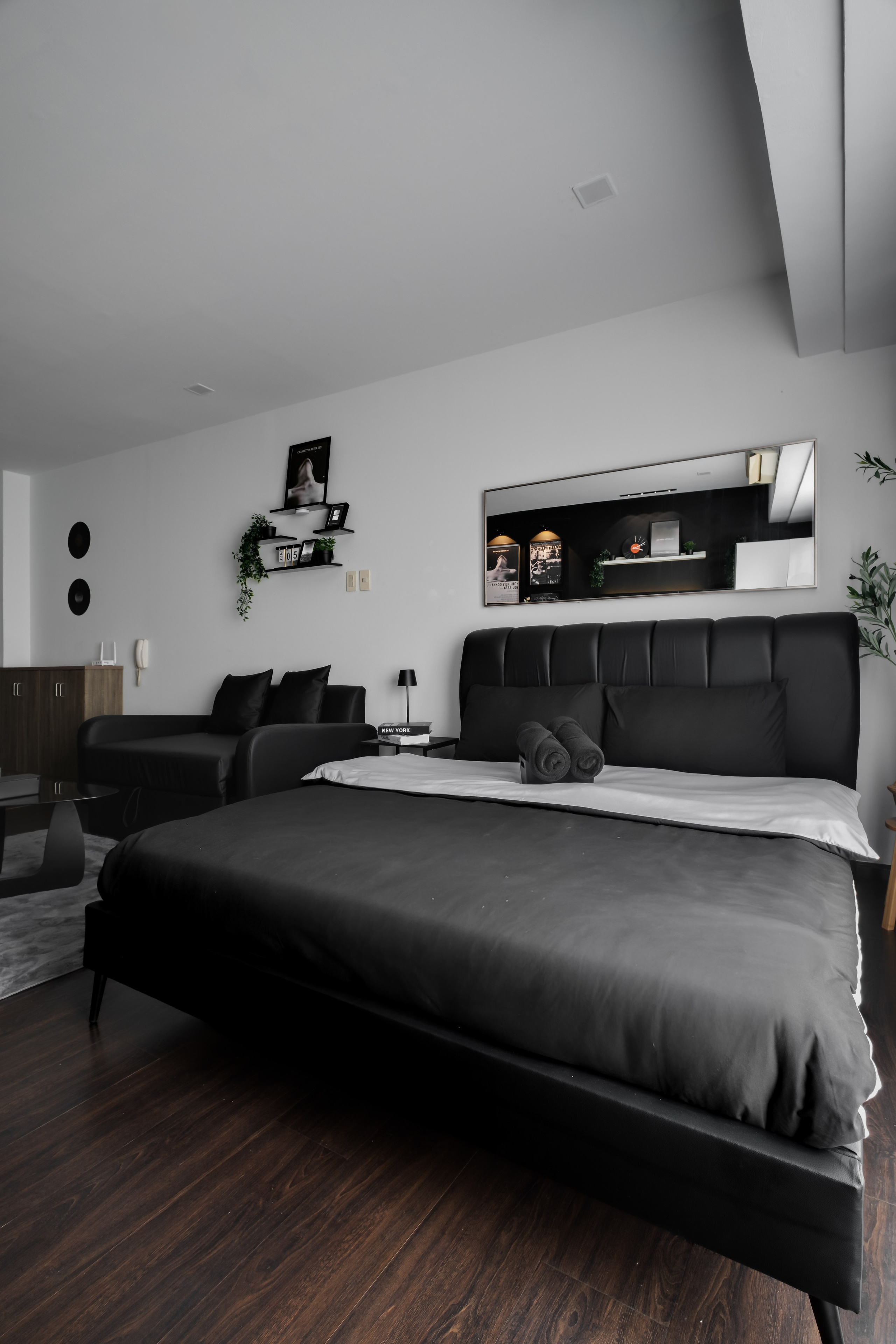 NOIRÉ Aloure Suites // Interior shoot