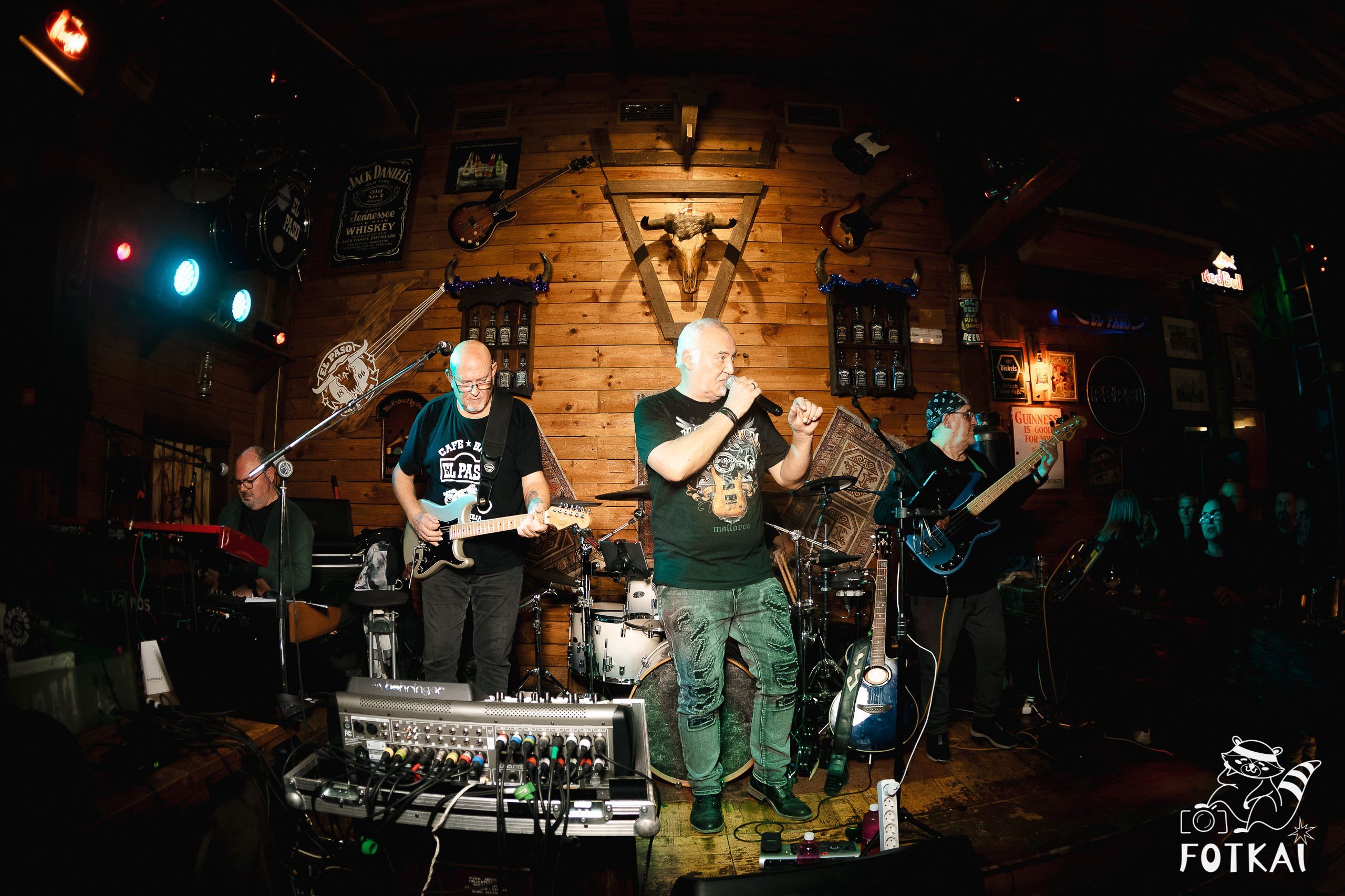 The Galaxy’s live at El Paso Bar Torrevieja: concert photo report | FOTKAI