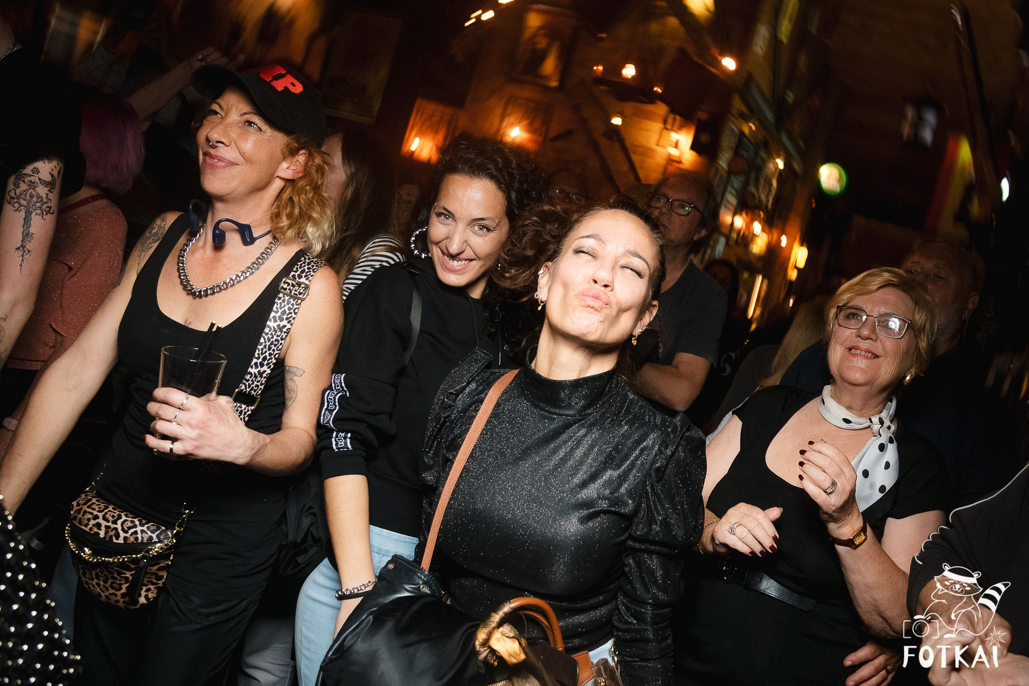 Amy Winehouse Tribute at El Paso Bar (March 28) — Live Concert Photo Report | FOTKAI