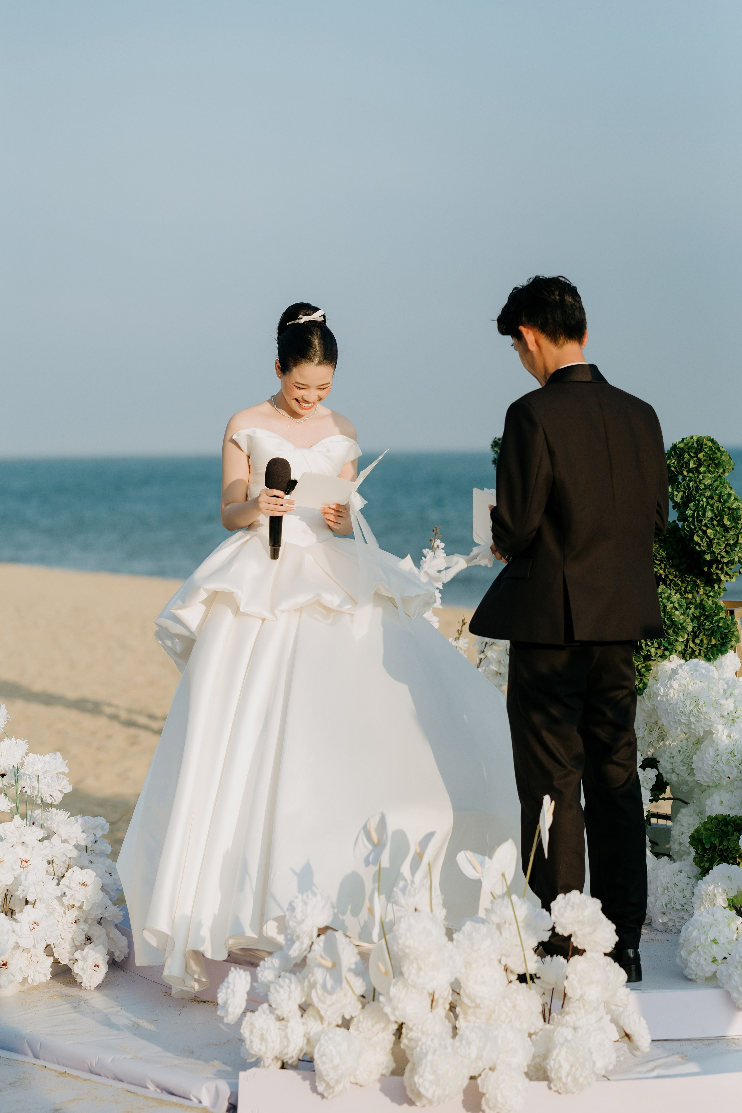DIEU & THINH/Destination Wedding. Nhiếp ảnh gia đám cưới hàng đầu tại Thành Phố Hồ Chí Minh