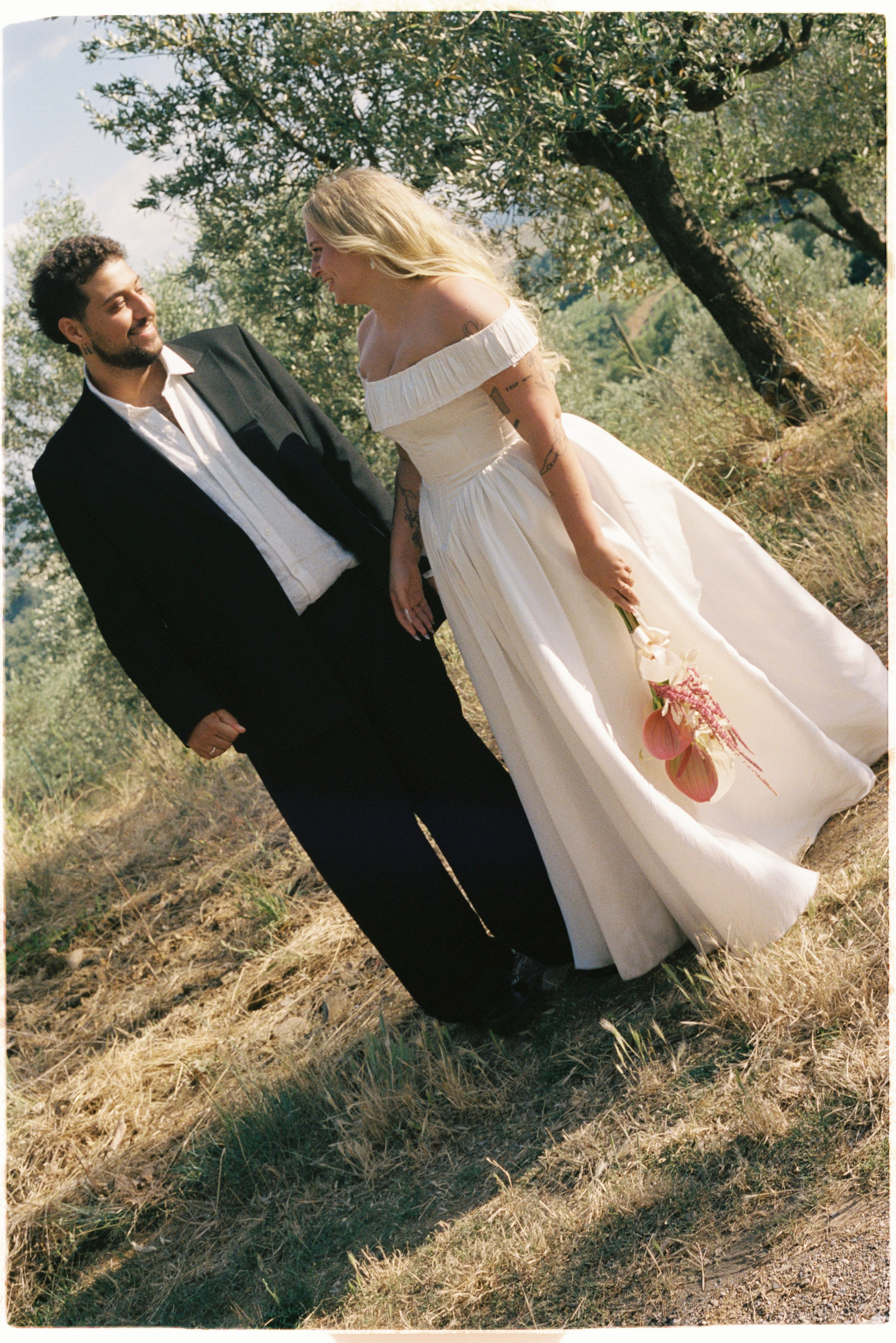 Sara Luca | Digital+Film wedding Photographer | Italy and Europe