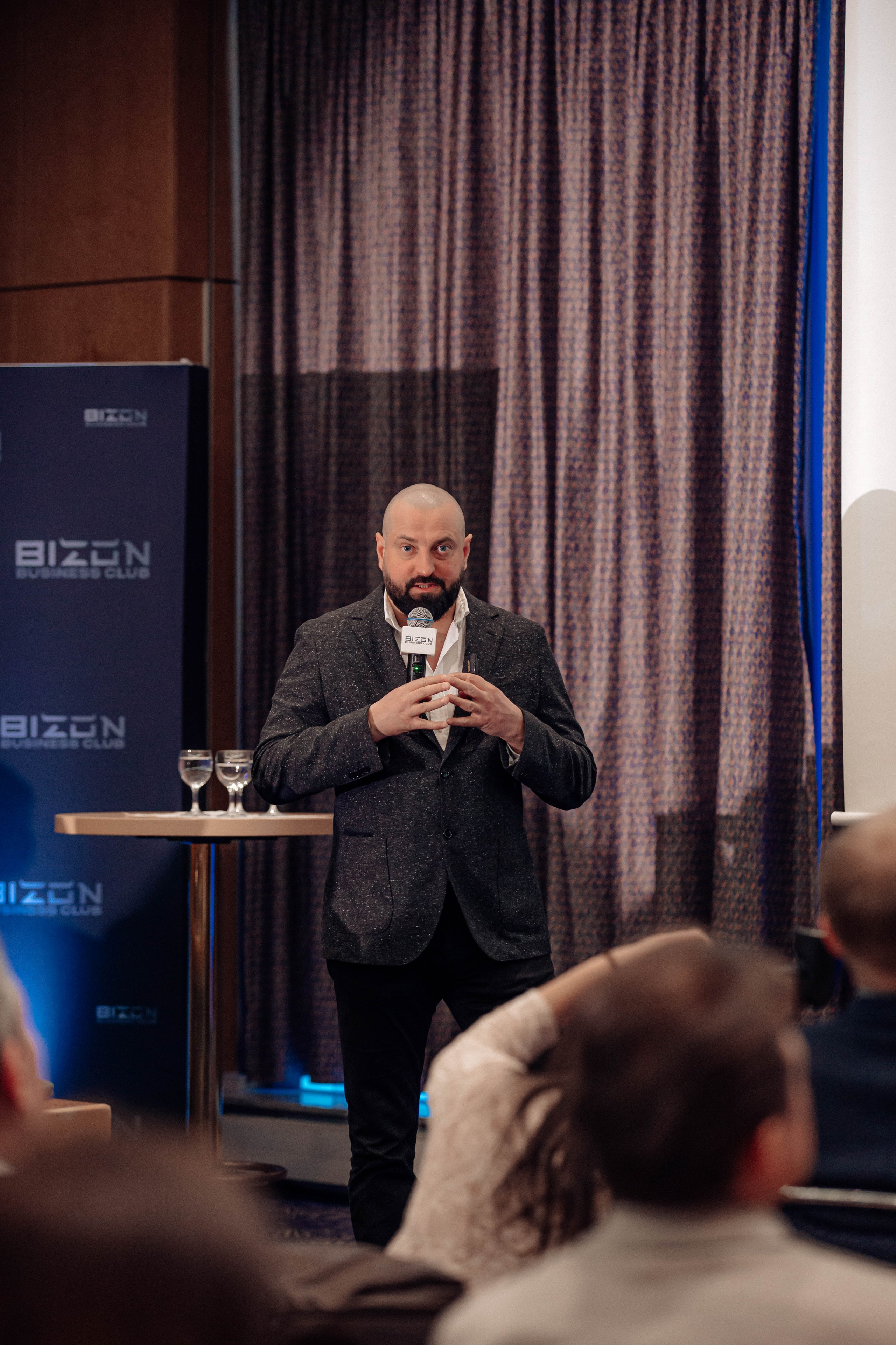 Club Bizon. Portrait family photographer in Berlin Elena Zakh