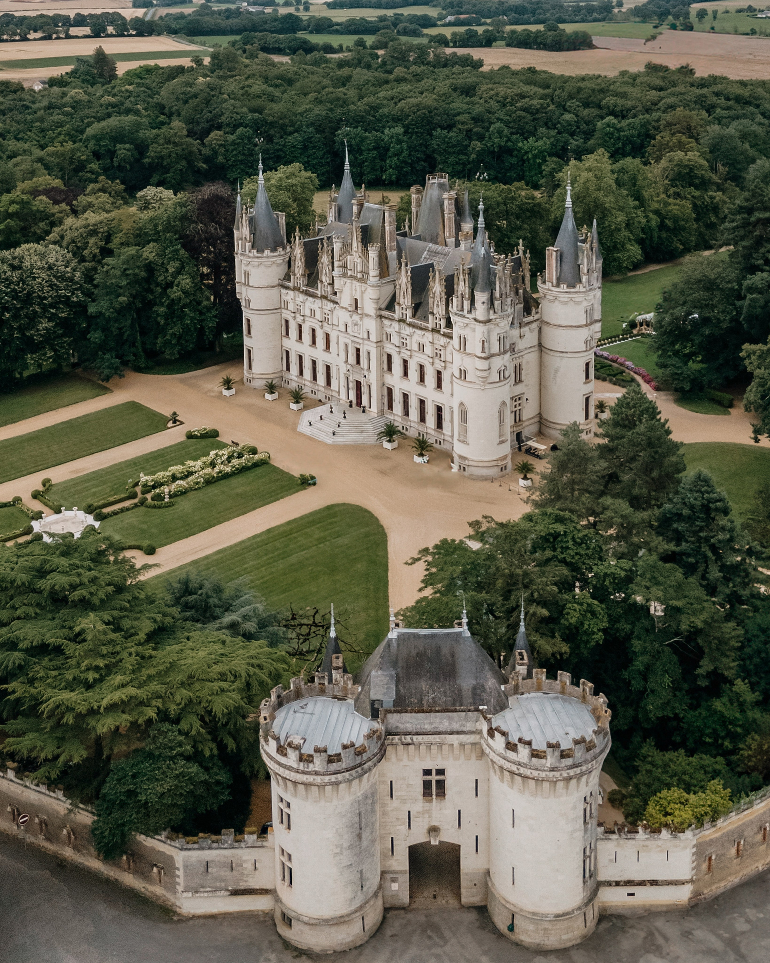 Luxury Château Wedding in France | Anna & Jon at Chateau Challain