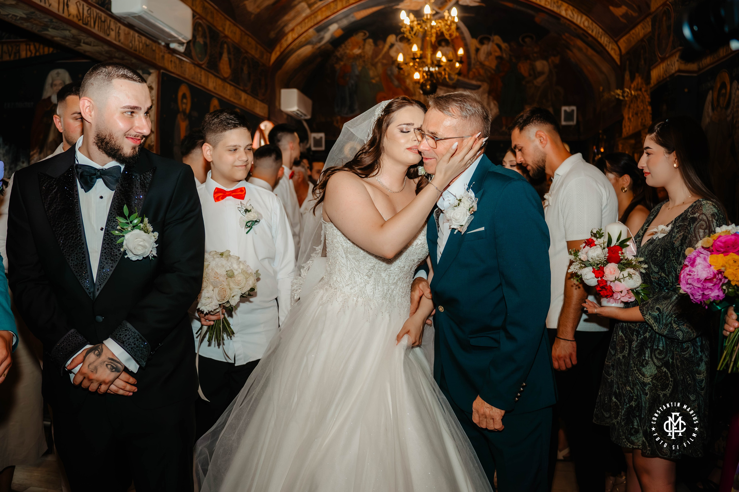 WEDDING PHOTOGRAPHY. DESPRE NOI