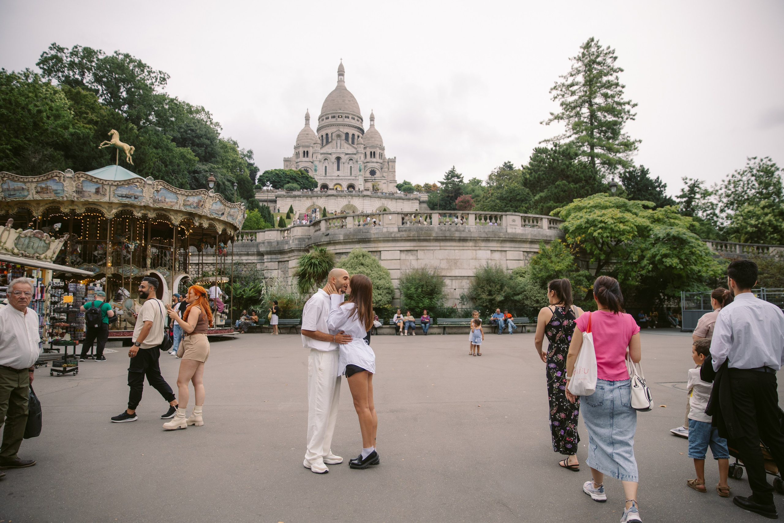 Tim & Pauline — A Parisian Stroll Photoshoot. Свадебный фотограф в Париже