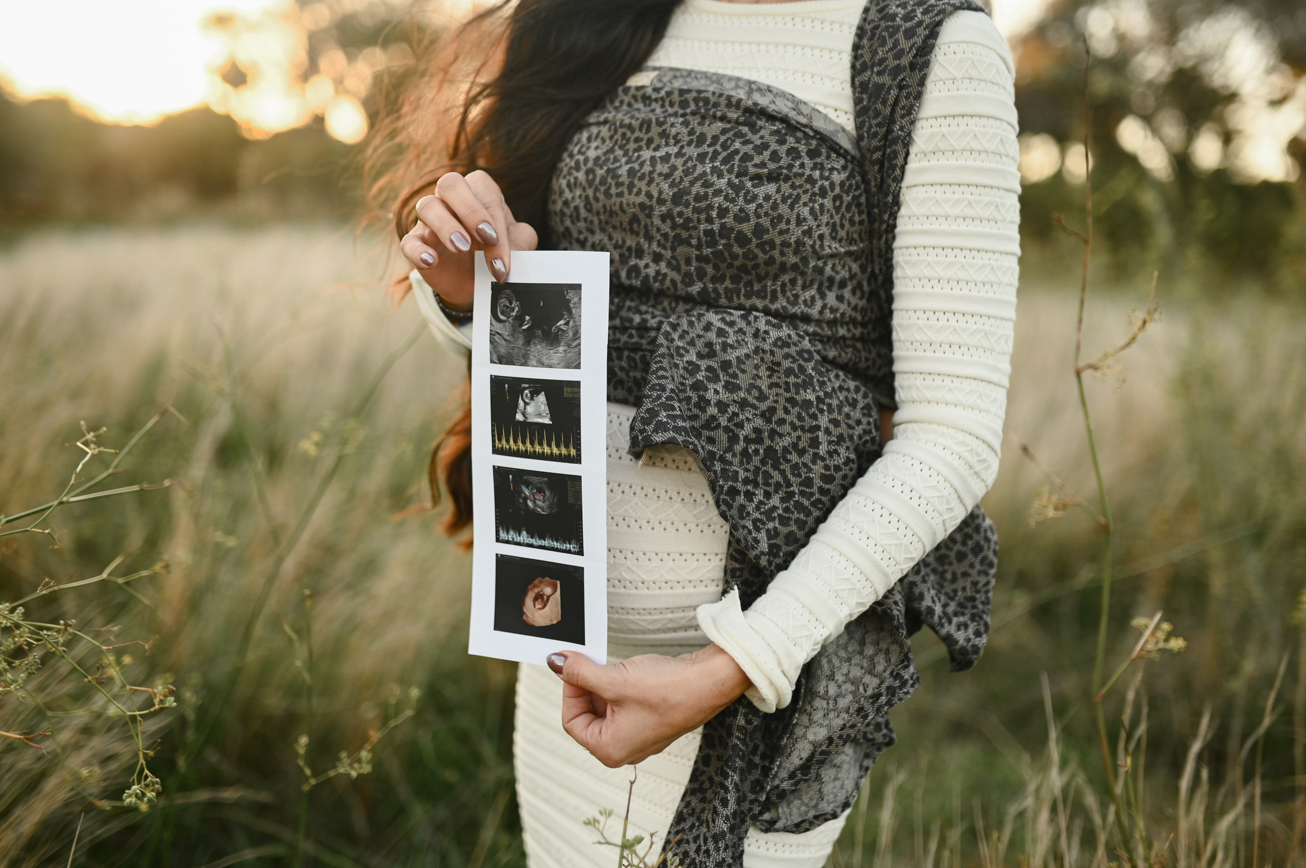 Pregnancy announcement photoshoot Rhodes. Φωτογράφος νεογέννητων στη Ρόδο. Φωτογράφιση εγκυμοσύνης