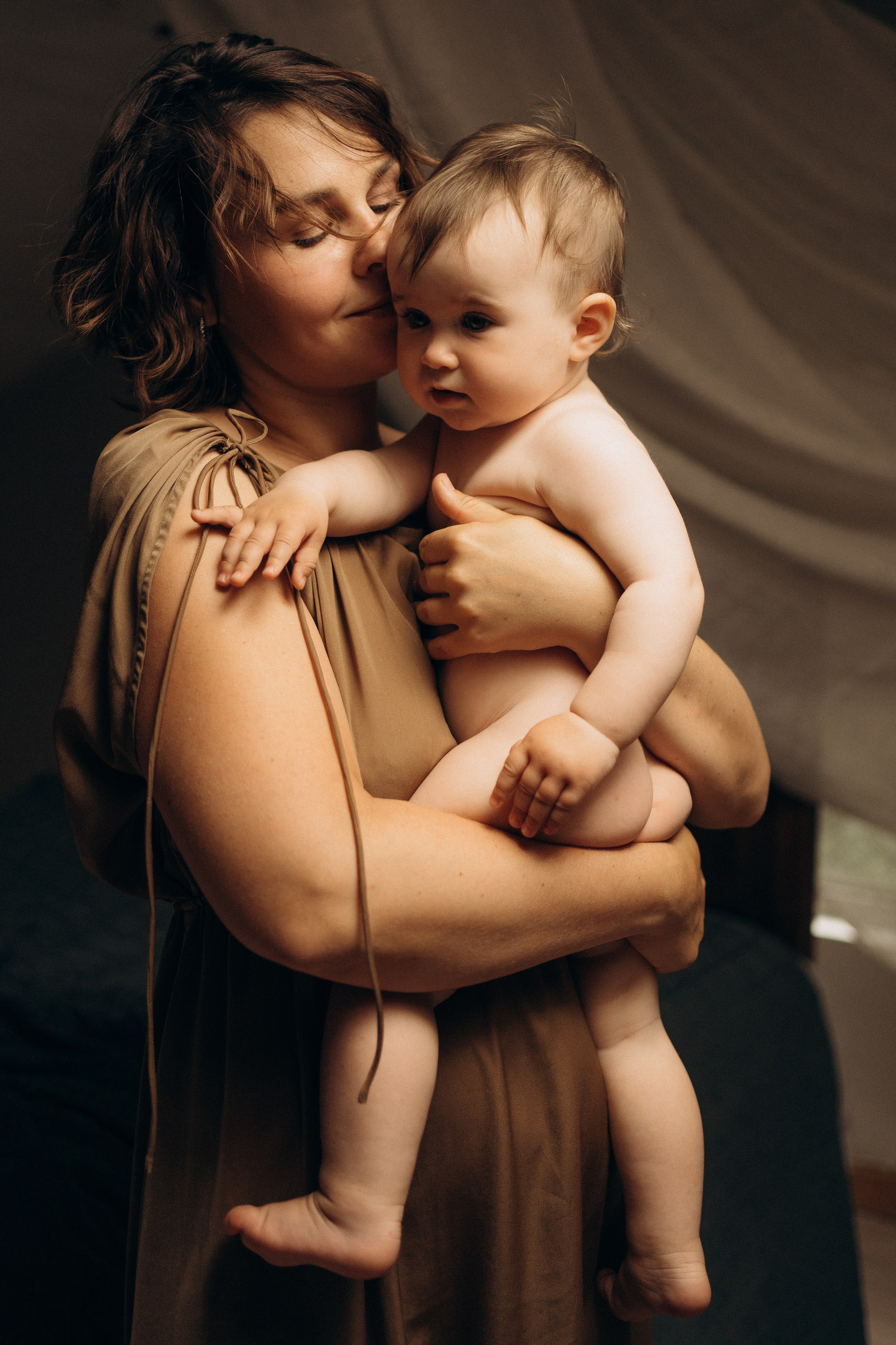 Julia & Grace. Family photographer in Helsinki, Victoria Guadagno