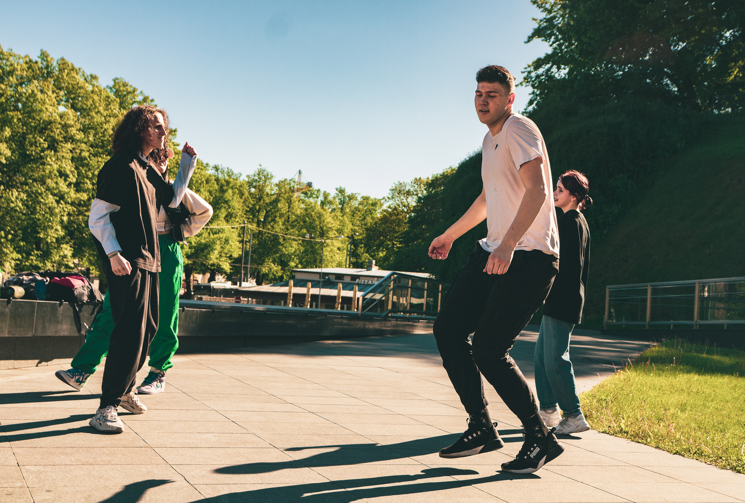 Breakdance (Diana & Her Gang). Nebula 25 — Fotod teie hingele