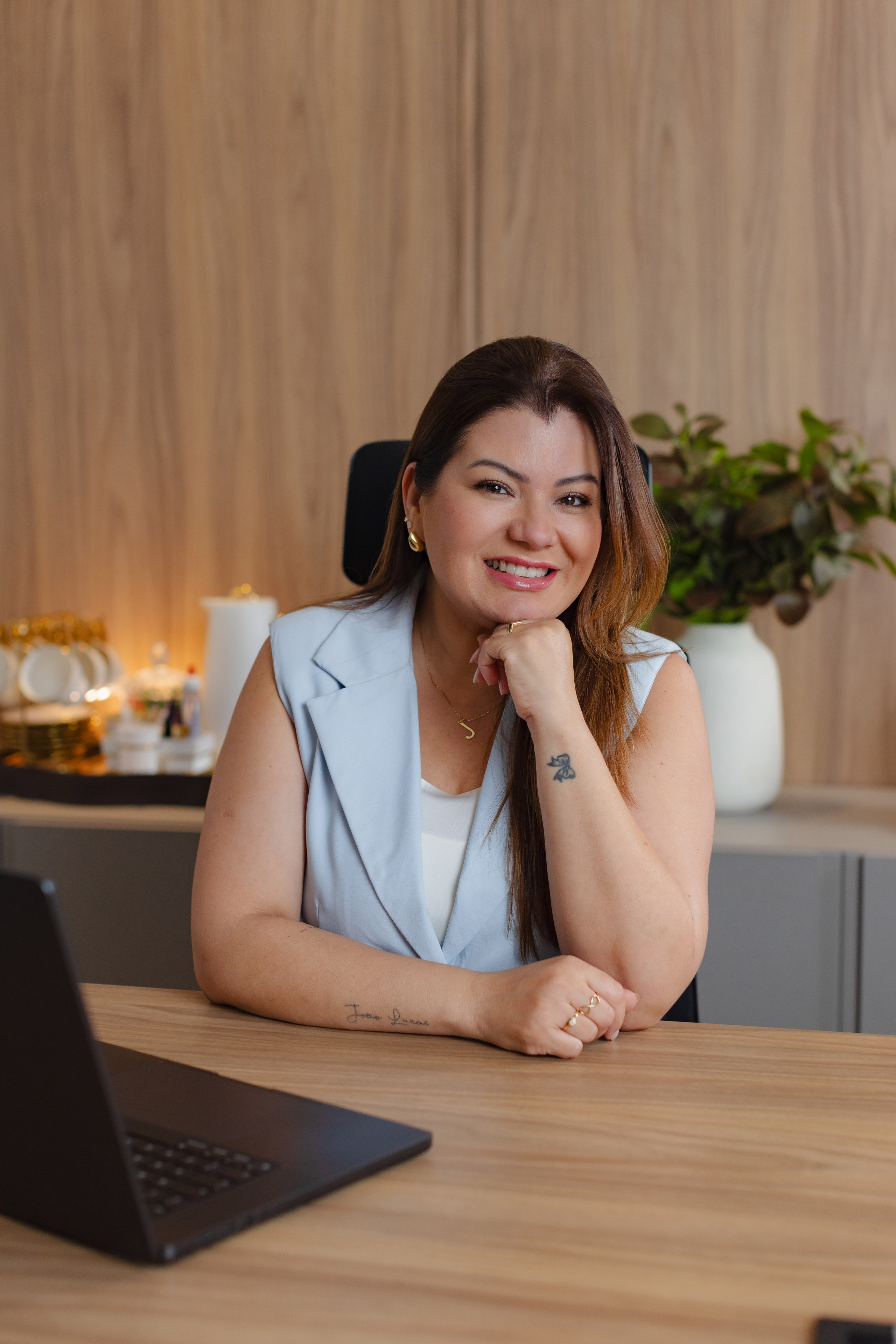 JUSSARA MADEIRA. ESTUDIO DOZE