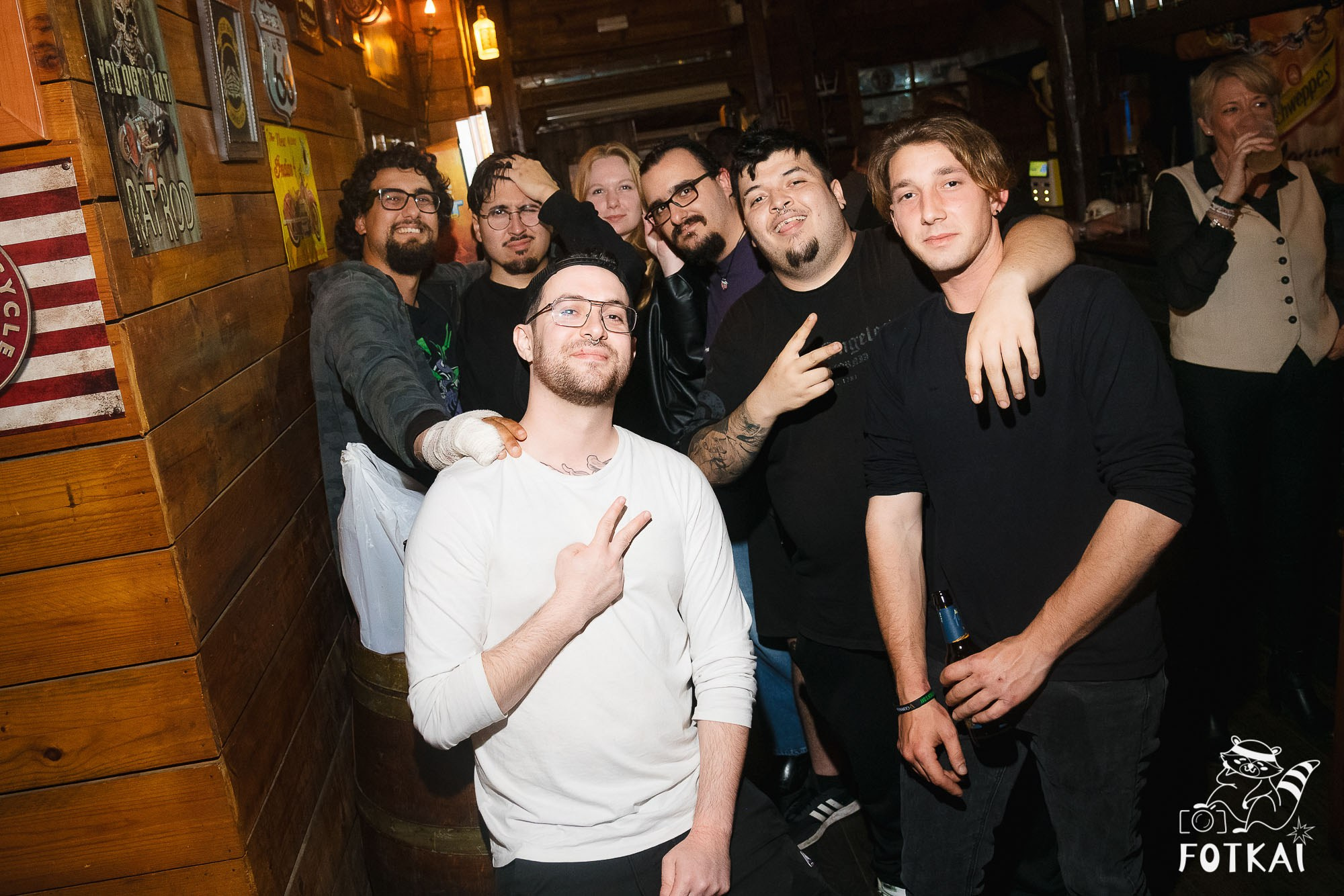 Los Ekilibristas de la Cuerda Floja — Фото с концерта в Торревьехе, 2026 | FOTKAI