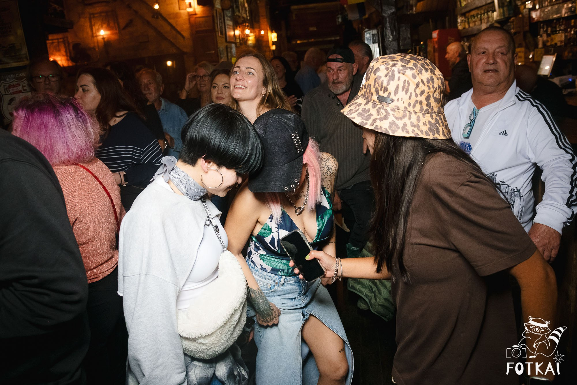 Amy Winehouse Tribute at El Paso Bar (March 28) — Live Concert Photo Report | FOTKAI