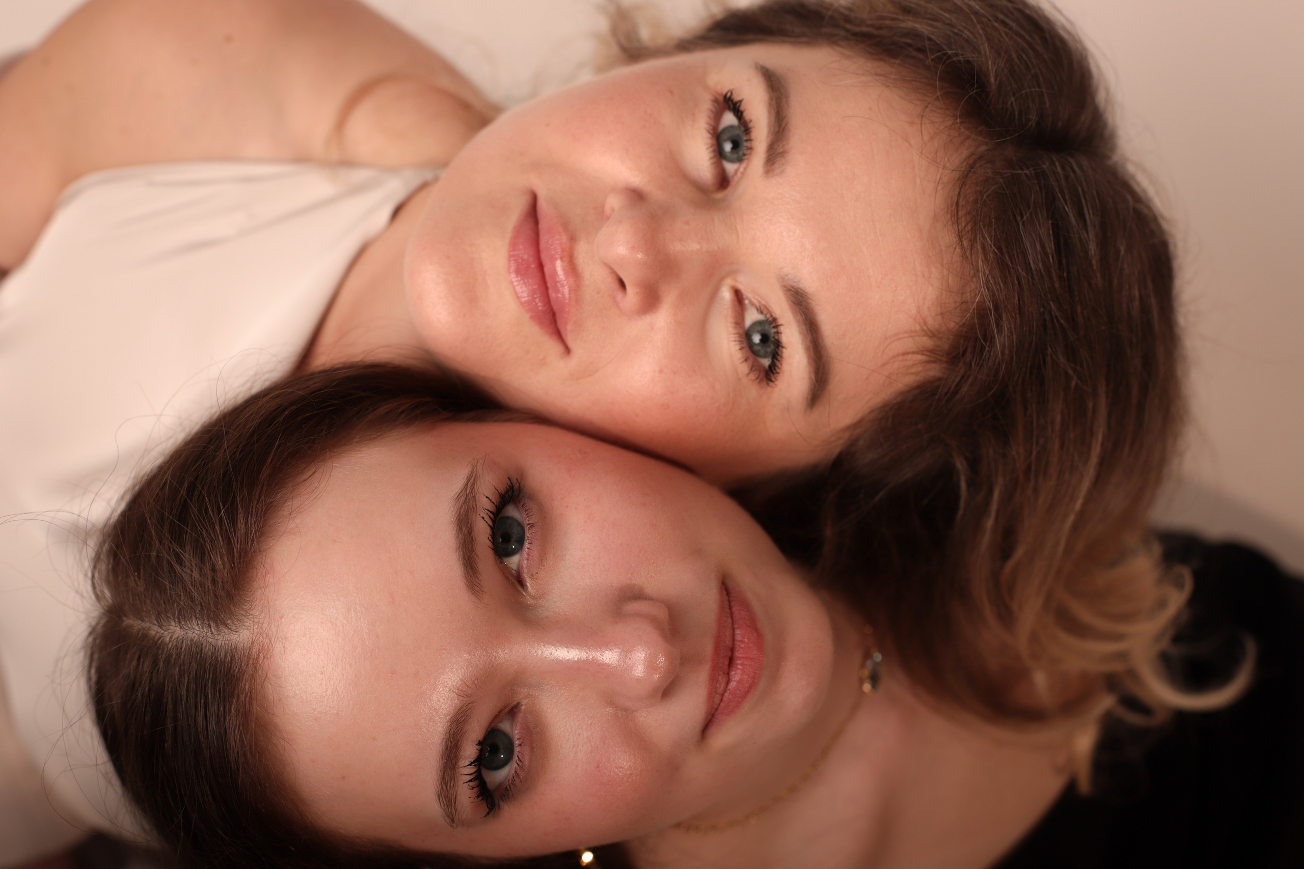 Olena&Darinka. VALERIIA VIUNOVA individual shooting\love story\event\brand