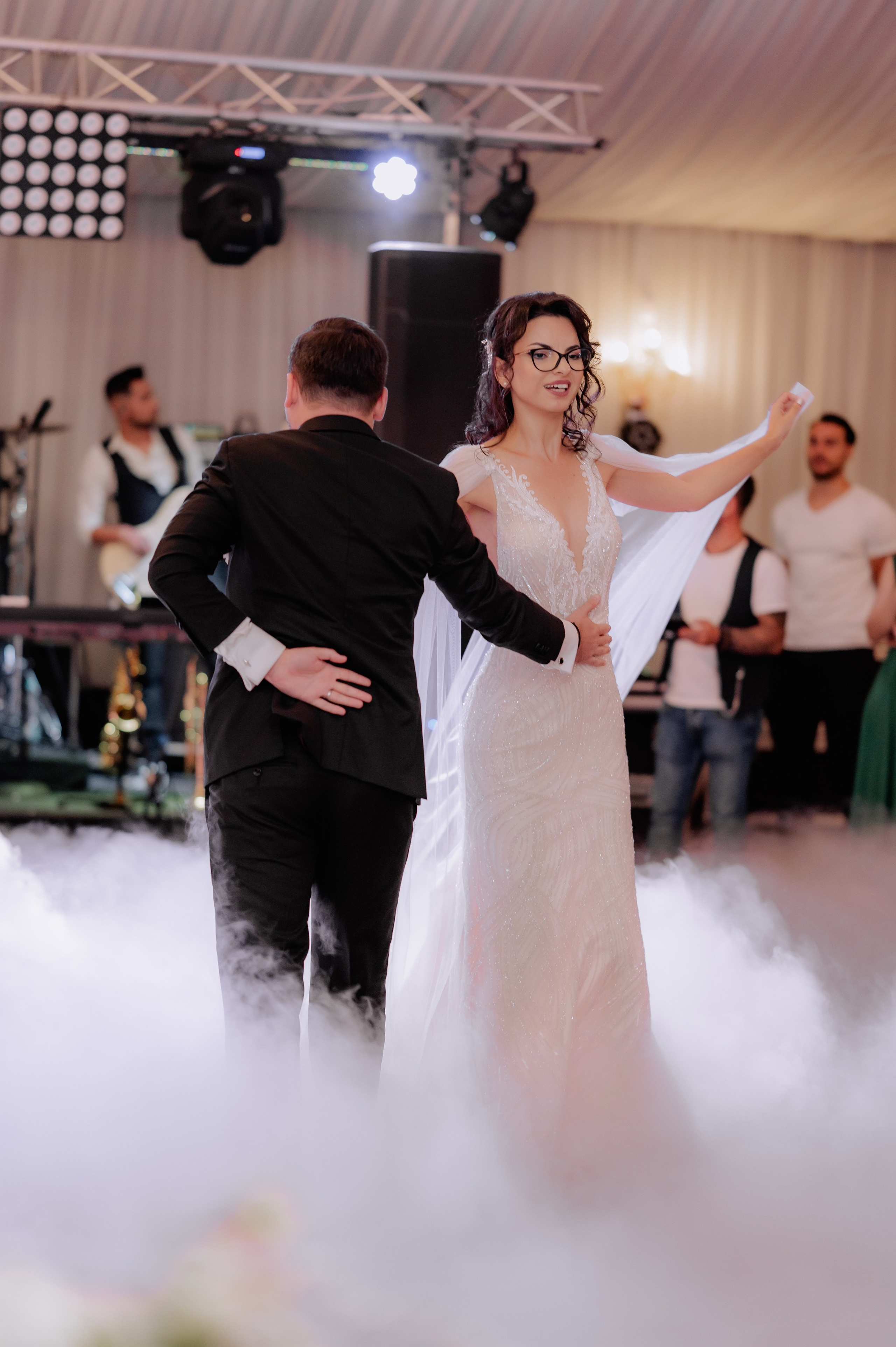 Fotograf Nunta Bucuresti la Baroque Events and Garden. Proud Vision Weddings | Wedding Photography & Film — Servicii profesionale Foto Video Nunta Iasi