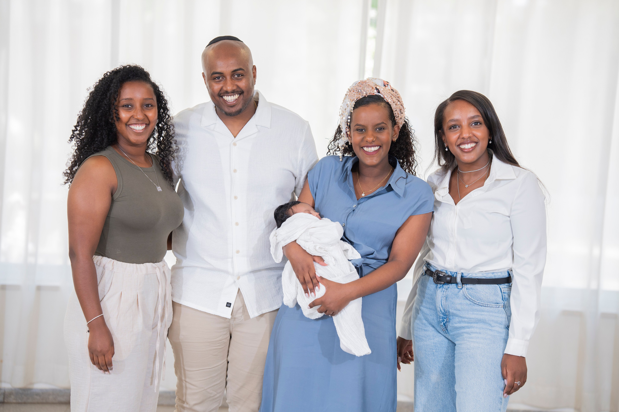 משפחת סלומון. יוסף מזרחי צילום חתונה, ברית וזוגיות. צלם מקצועי שאוהב להוציא אתכם הכי יפים ברגעים הכי מרגשים