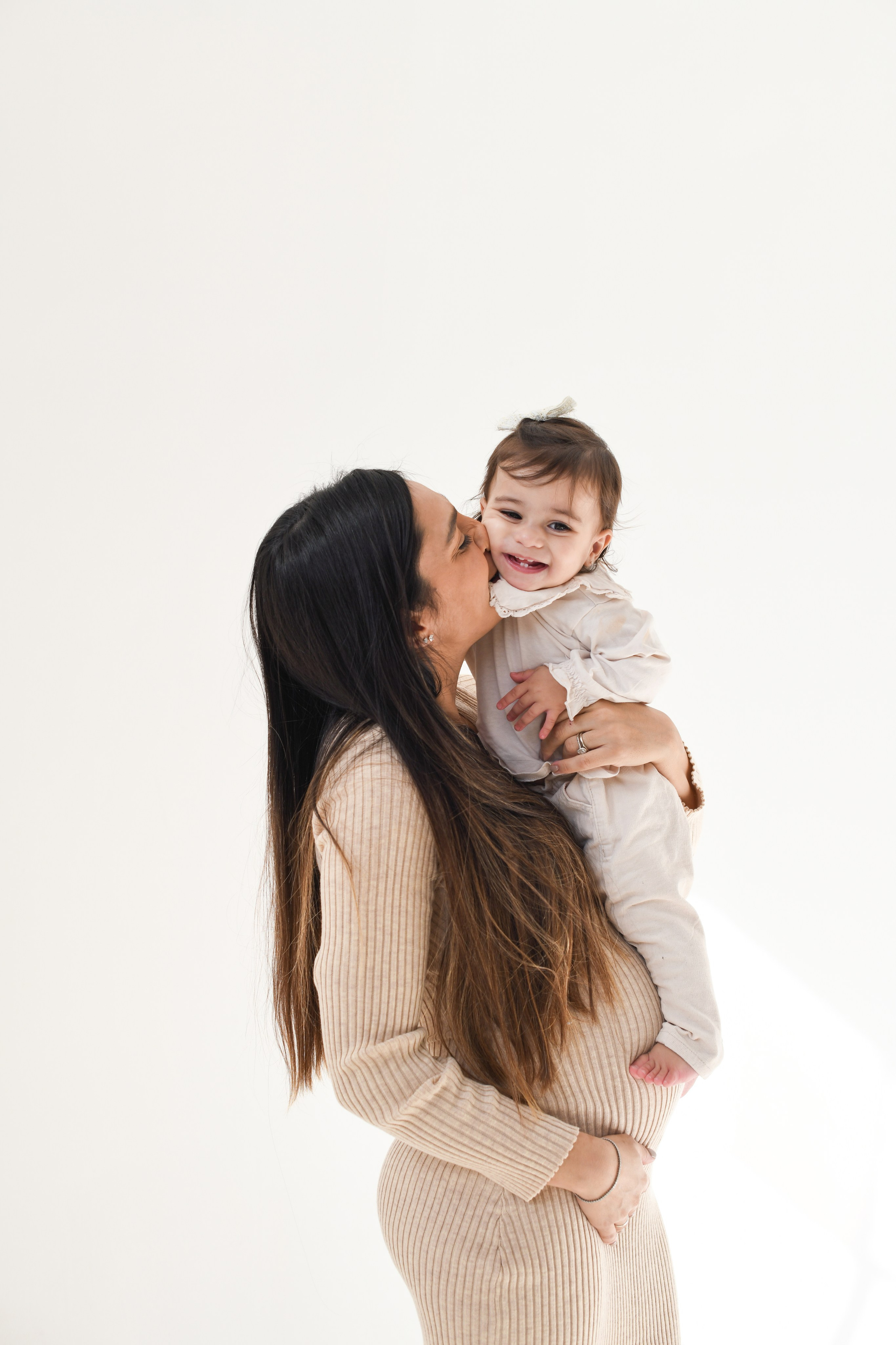 Eliya's family. צלמת ולדה