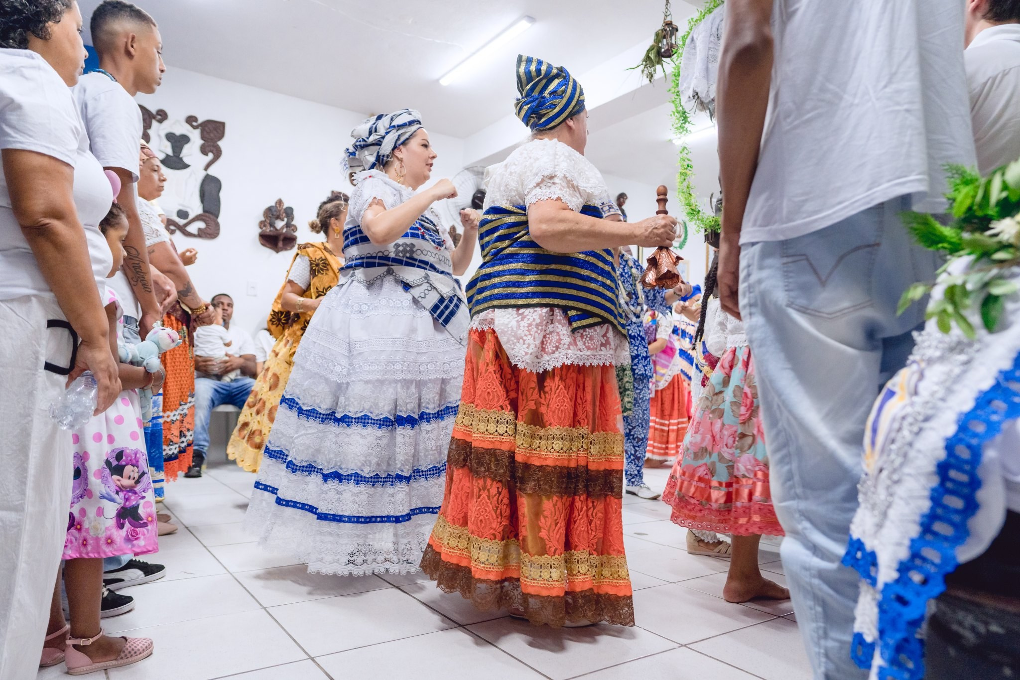 Saída Ìyá Tebeṣé Fernanda e Àjọ̀dún Ògún. Aladá Produções