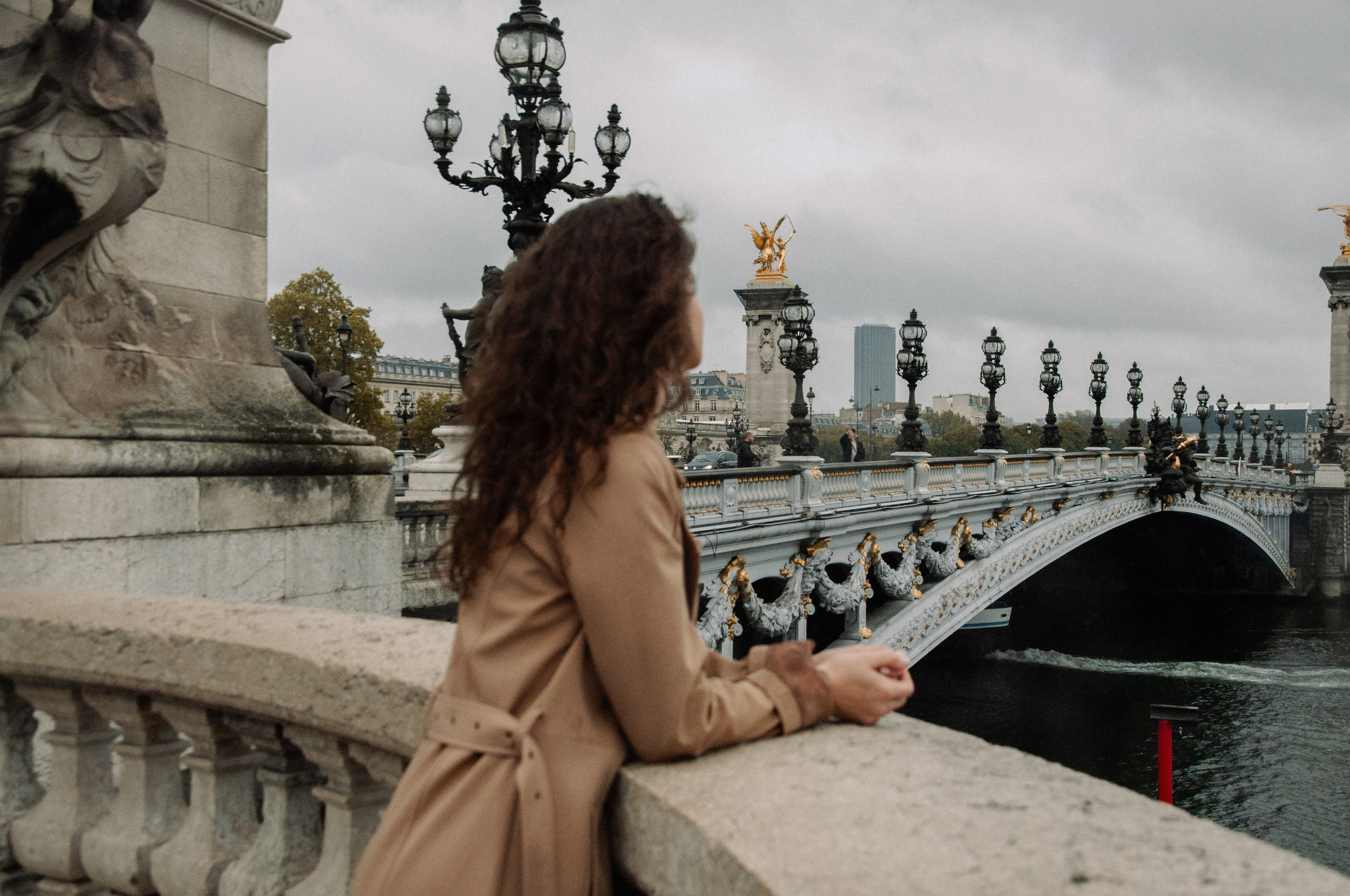 Rainy Paris Photoshoot. Paris photographer — Polina Osipova