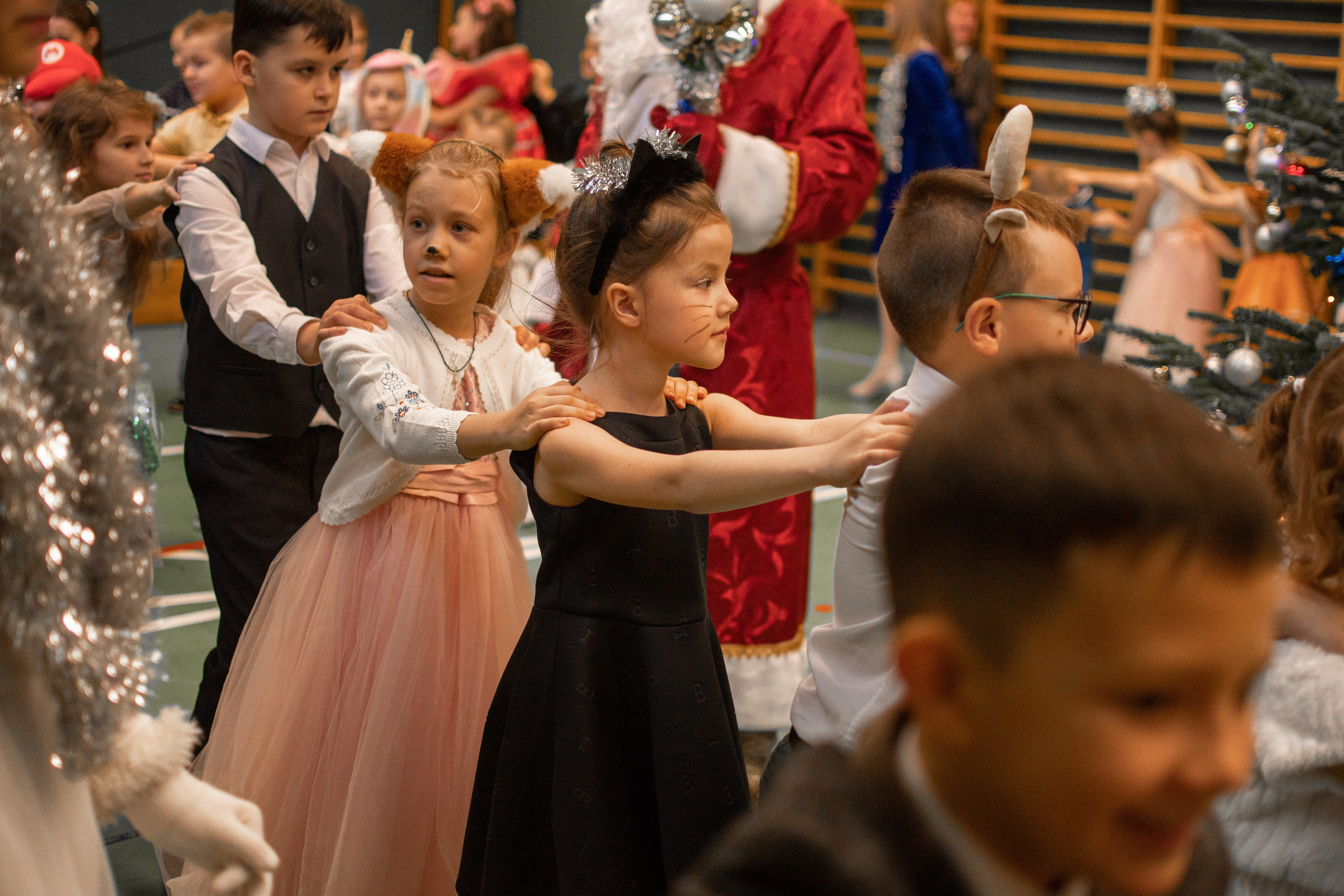 Новогодний хоровод. Семейный и детский фотограф
