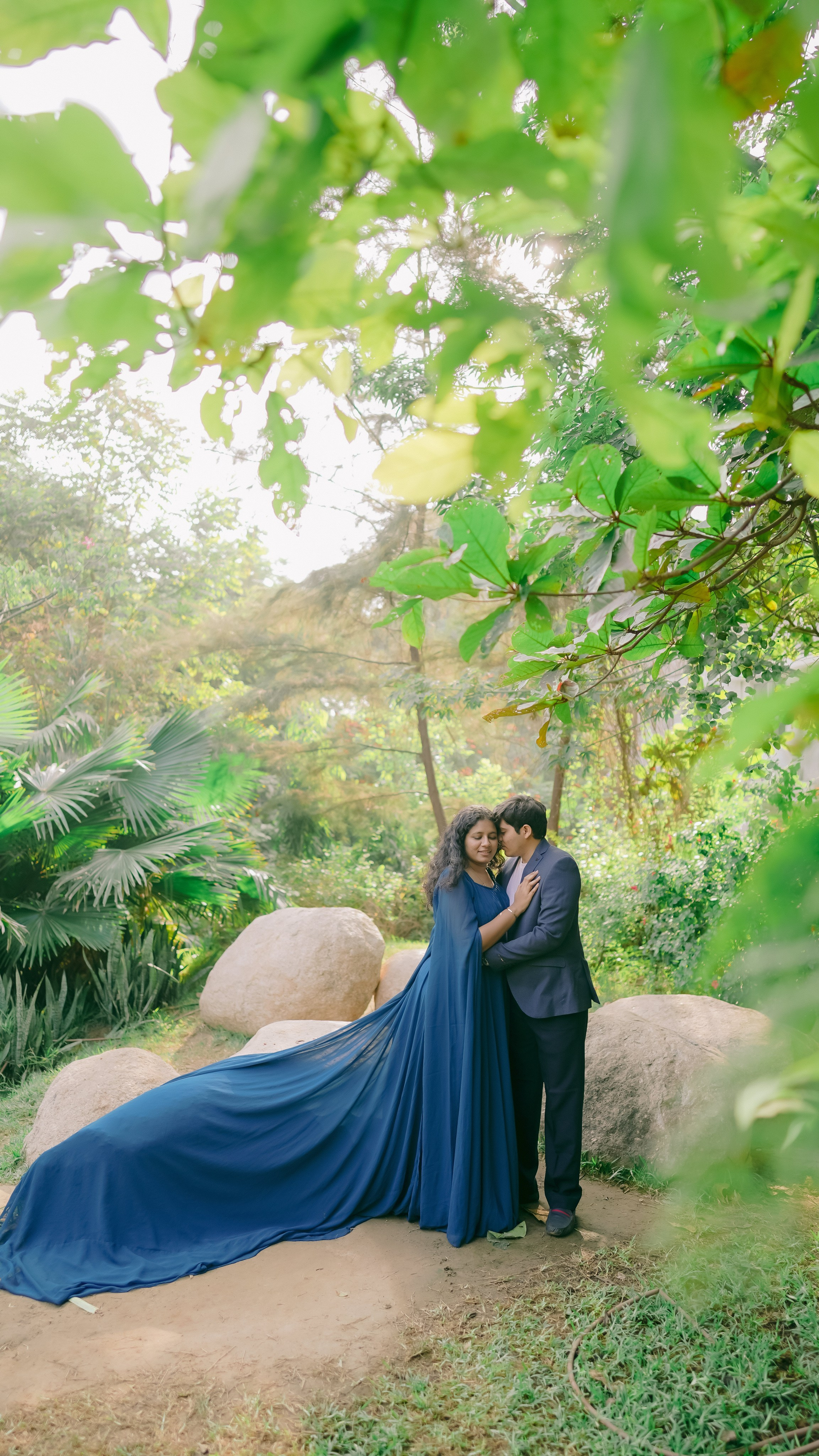 COUPLE SESSIONS. Love Emotions Weddings