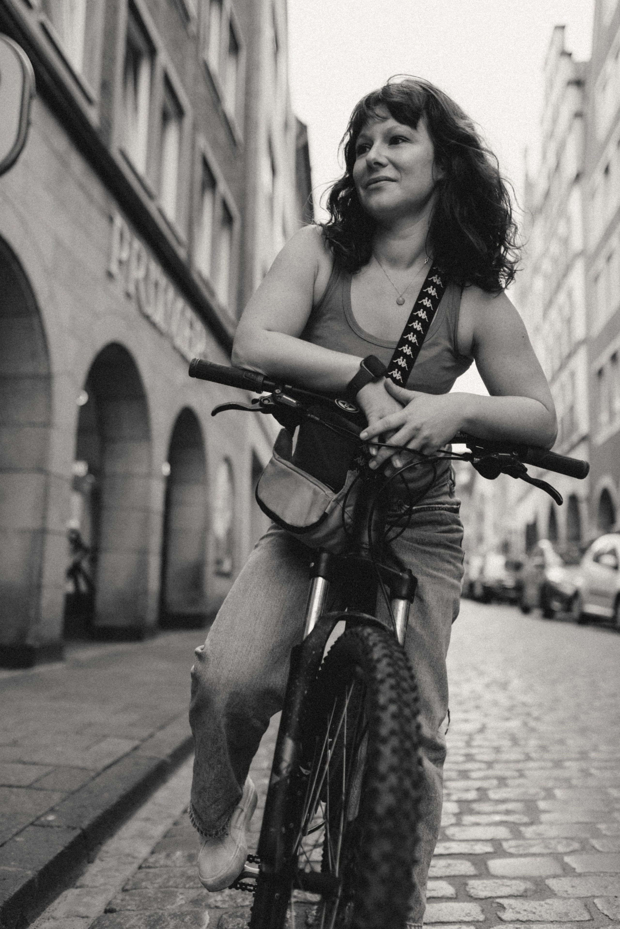 Fotoshooting in Münster City. Schwarz-weiß Fotografie in Münster. Fotografin Viktoria Roschen