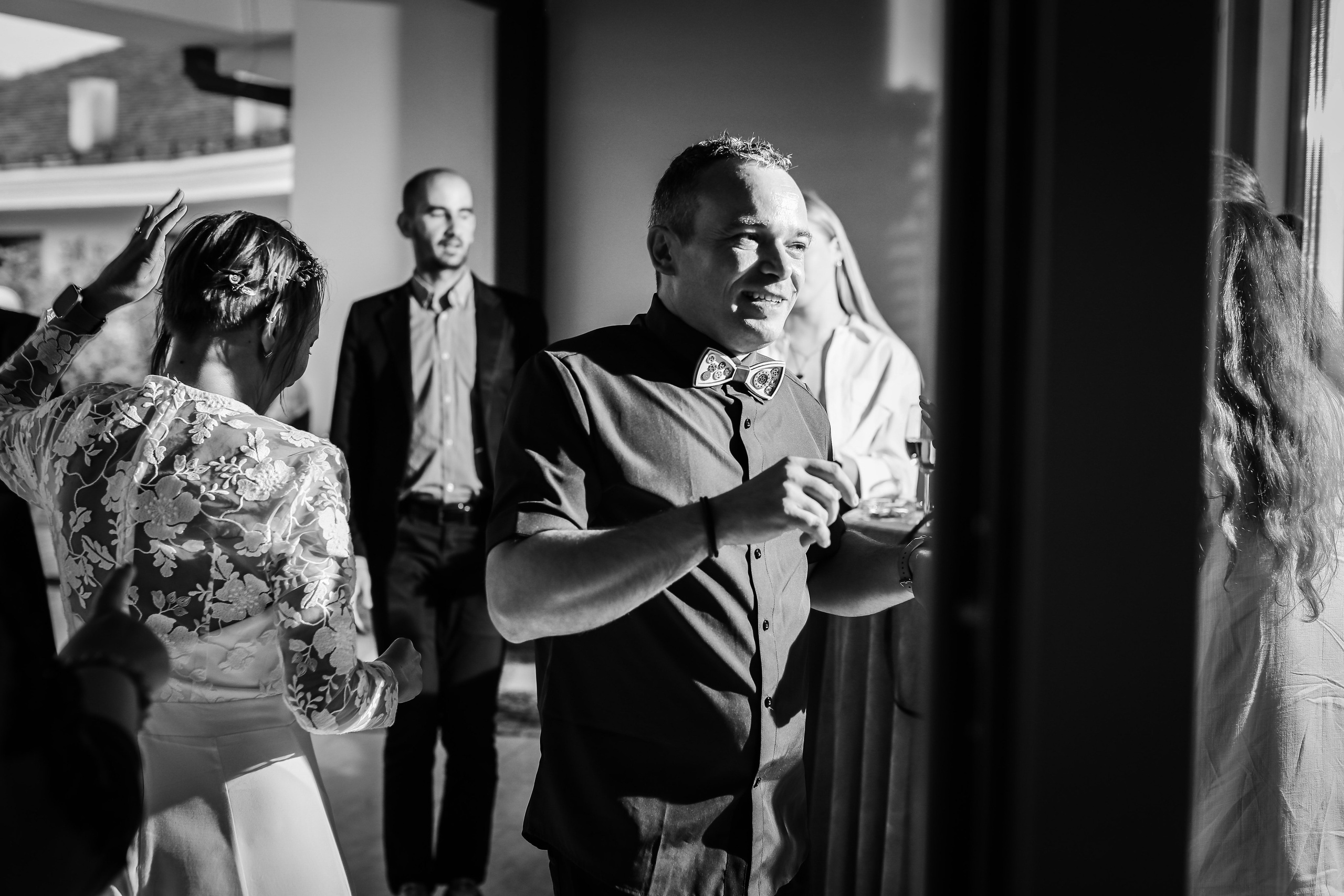 Oana&Bogdan — distractie, rasete, amintiri. Rares Bucur is a professional wedding photographer based in Cluj-Napoca, Romania, specializing in wedding photography