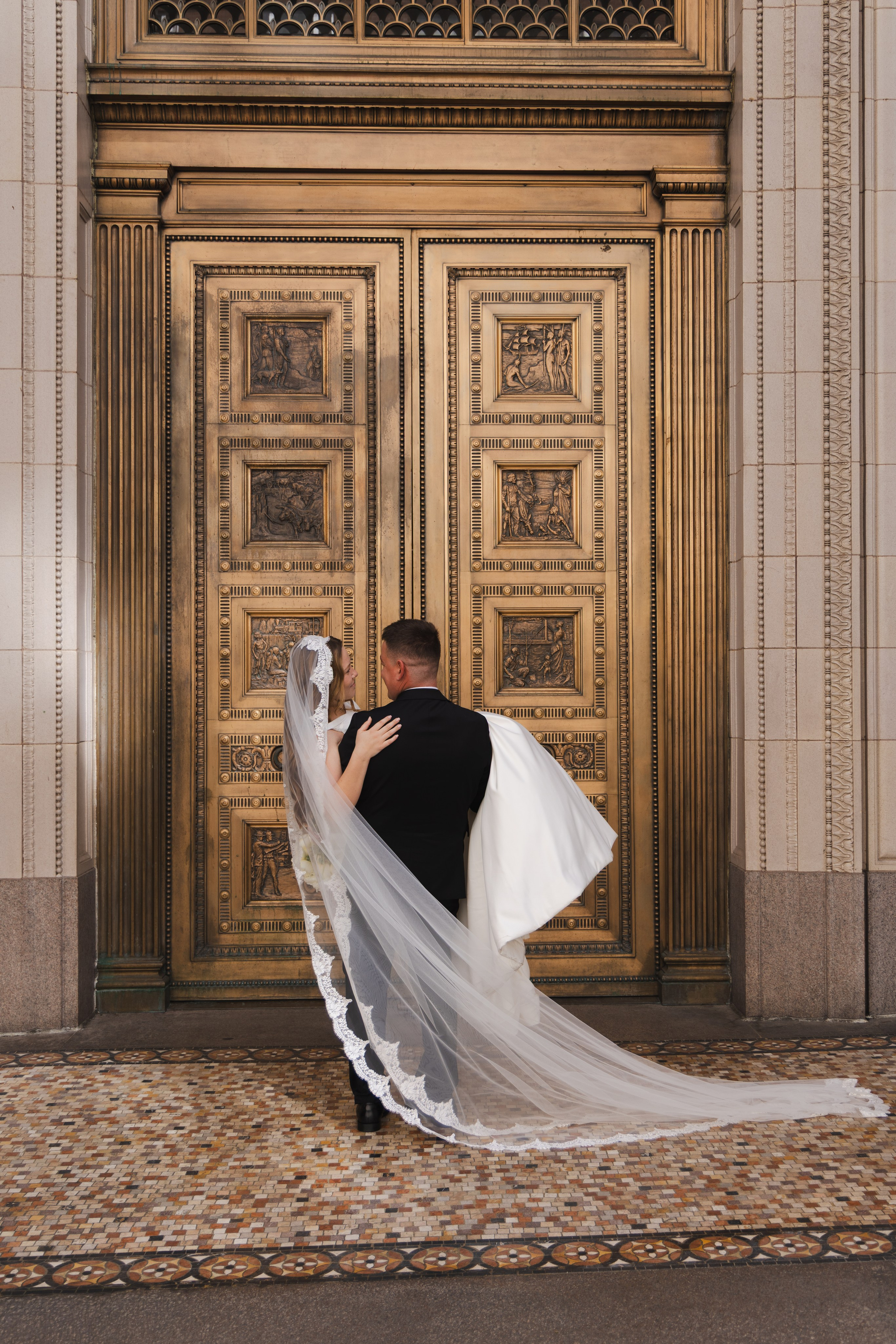 Wedding photography. Eikanmedia | Photographer and videographer capturing weddings, families, engagements, pregnancy & newborns | Vancouver, WA | USA