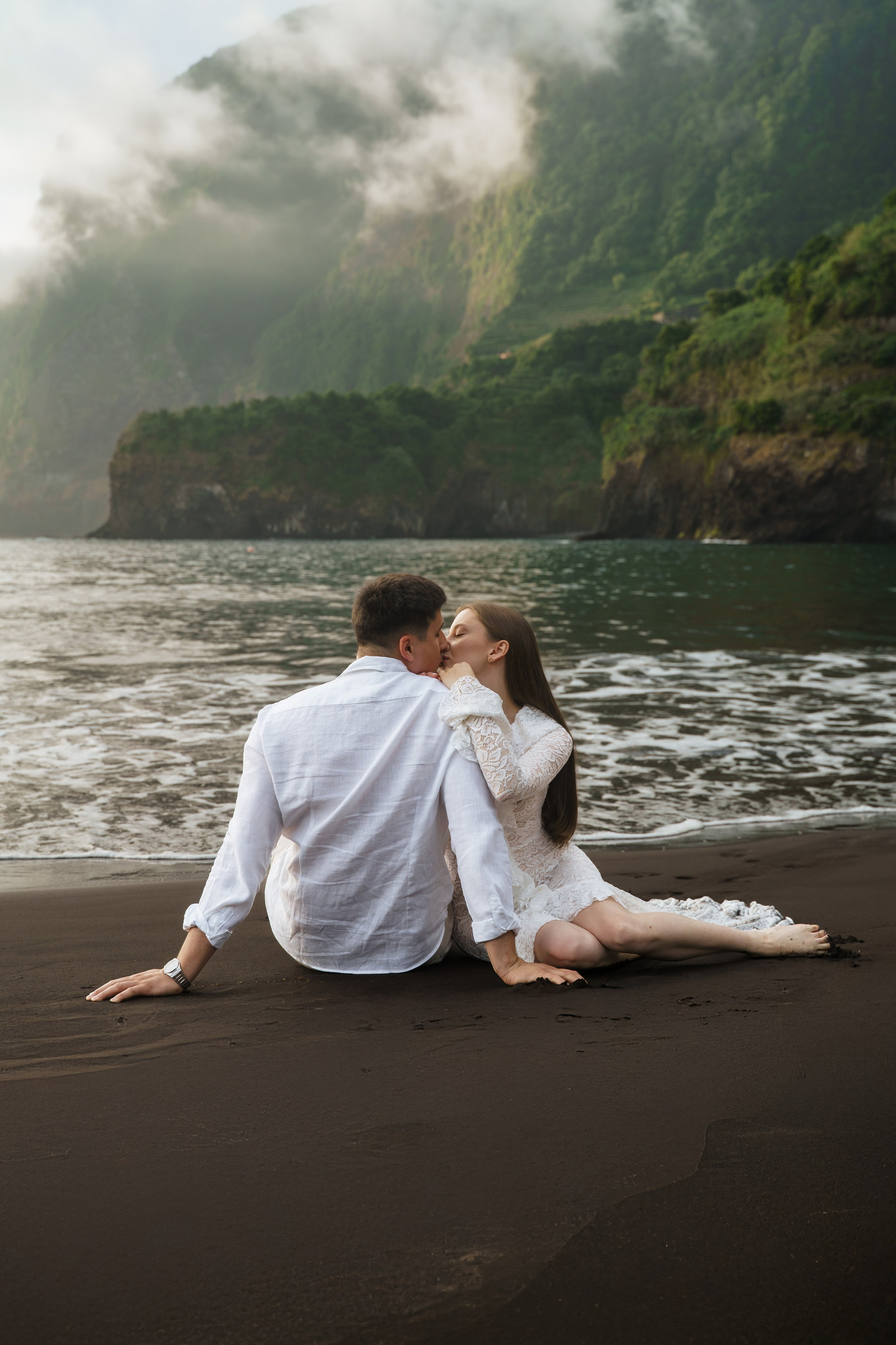 Romantic Beach Proposal in Madeira | Proposal Photoshoot. Your photographer in Madeira