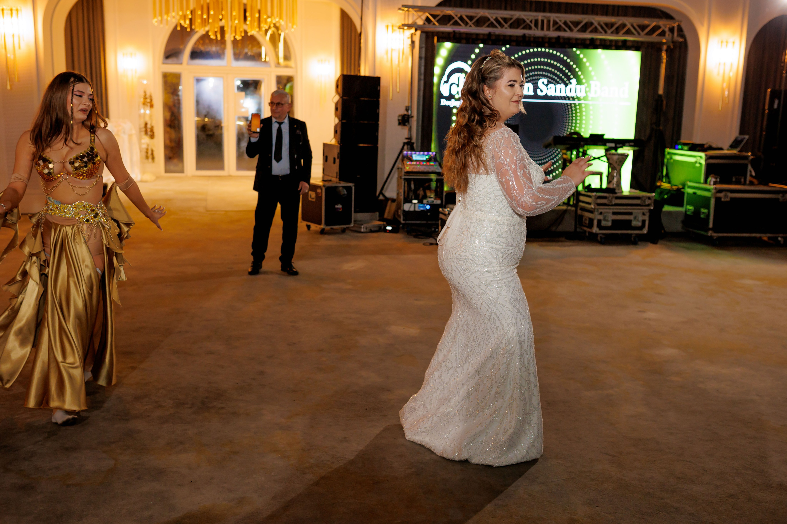 Povestea voastră, regizată de noi |Cristi Turculet Videograf Nuntă Suceava | wedding highlight. Servicii foto-video profesionale, pentru momente de neuitat