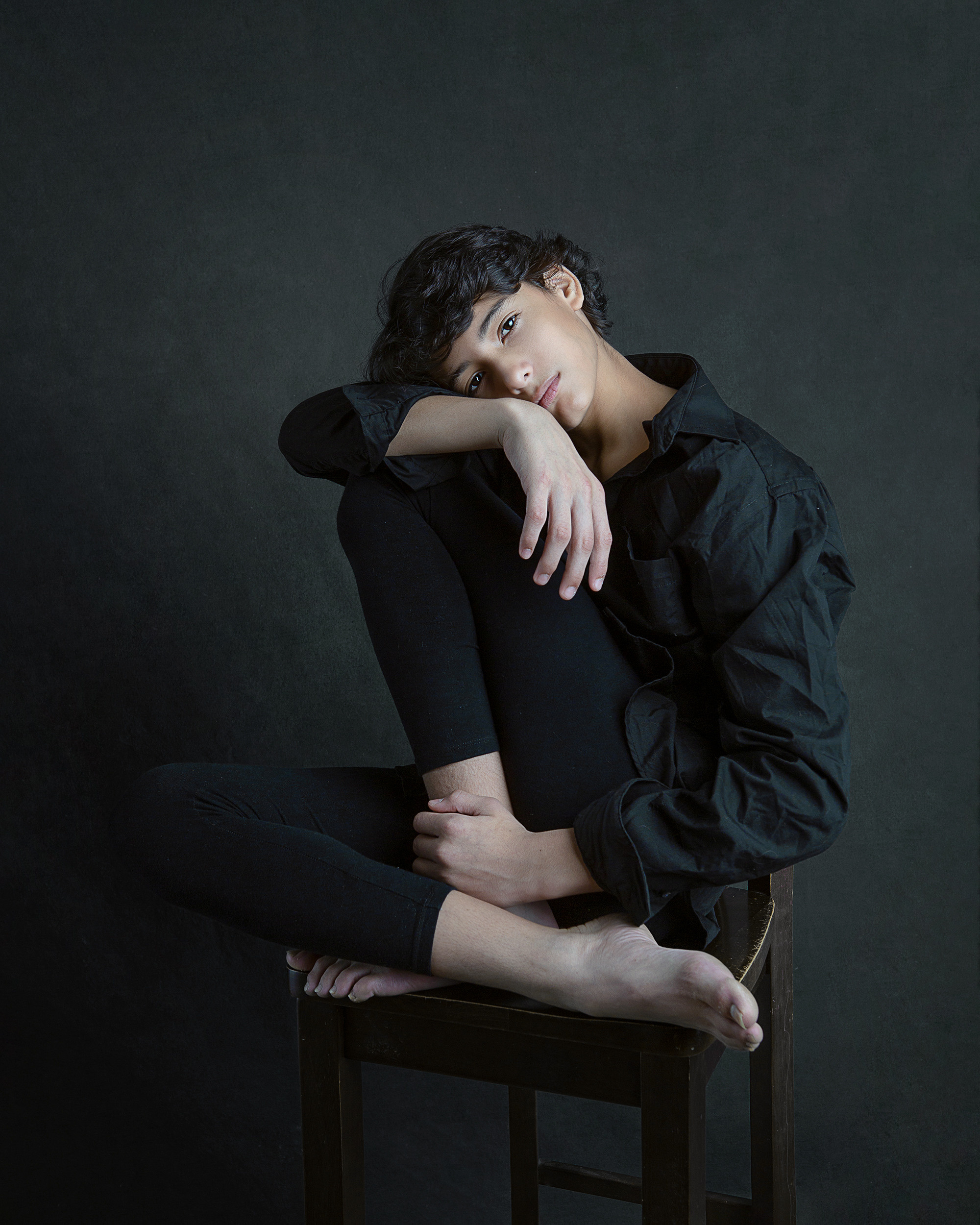 portrait, studio photo session, photographer, photography, classic studio photo-session, headshot, studio headshot, New York photographer, photographer New York, studio photography NYC, NYC photographer, NYC photo studio, art, painterly portraits, framed art, fine-art photography, photo session, model portfolio, art portrait, painting-like feel