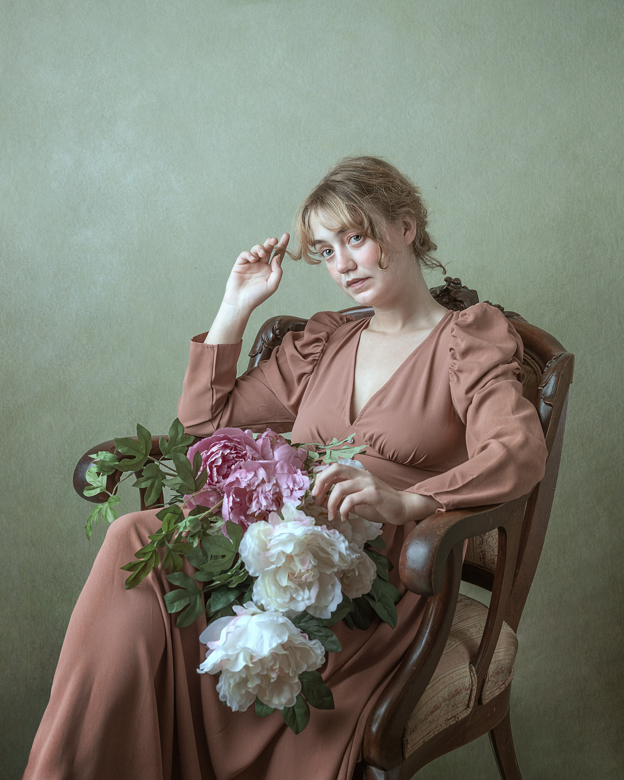 portrait, studio photo session, photographer, photography, classic studio photo-session, headshot, studio headshot, New York photographer, photographer New York, studio photography NYC, NYC photographer, NYC photo studio, art, painterly portraits, framed art, fine-art photography, photo session, model portfolio, art portrait, painting-like feel