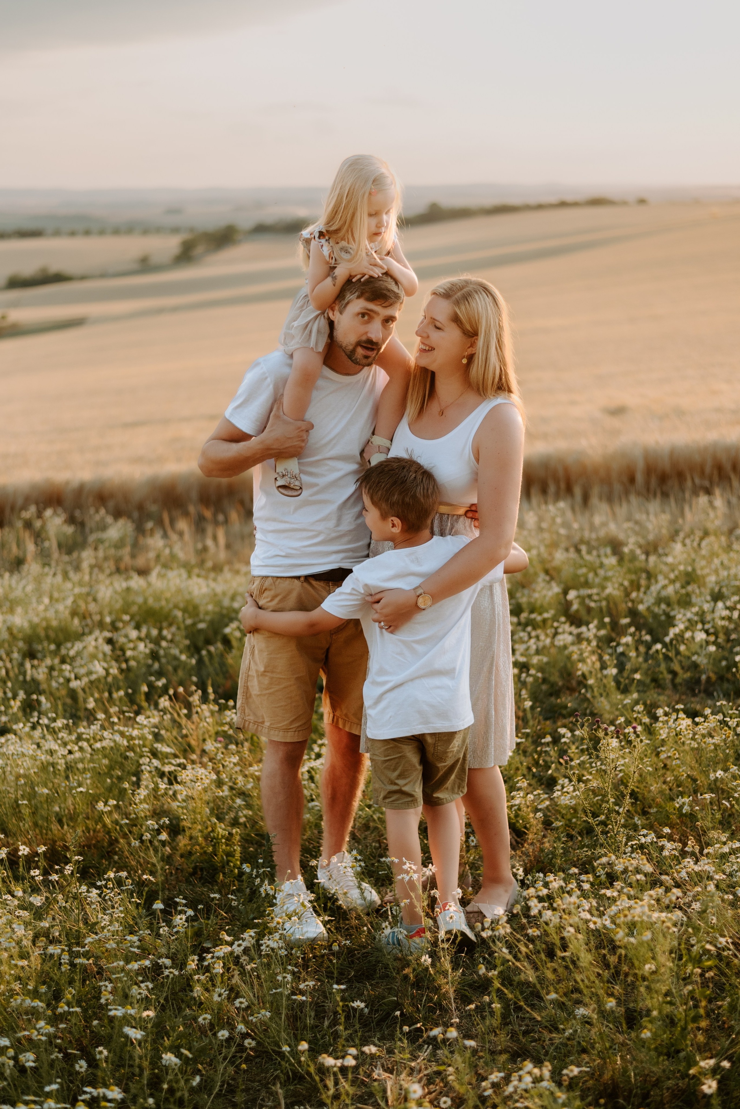 Lucka and family. Lifestyle, wedding and family photographer