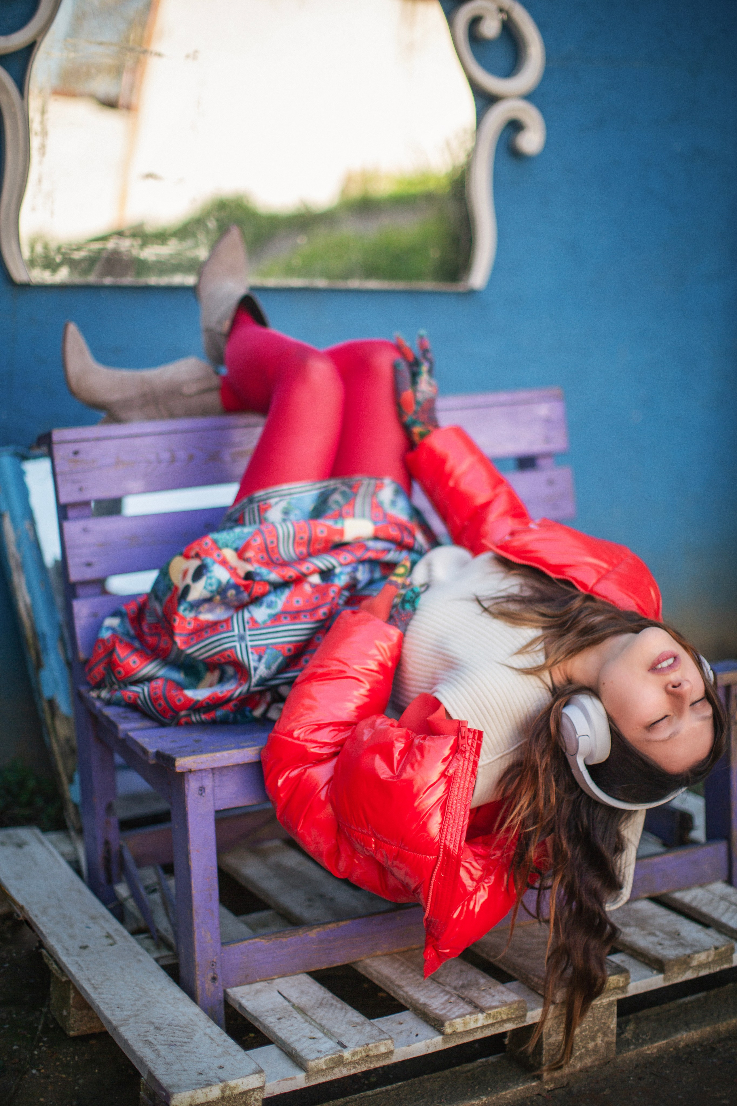 Lifestyle фотосессия в Стамбуле, район Balat.Атмосферная уличная съёмка в солнечном свете, эстетика путешествий и живых эмоций.