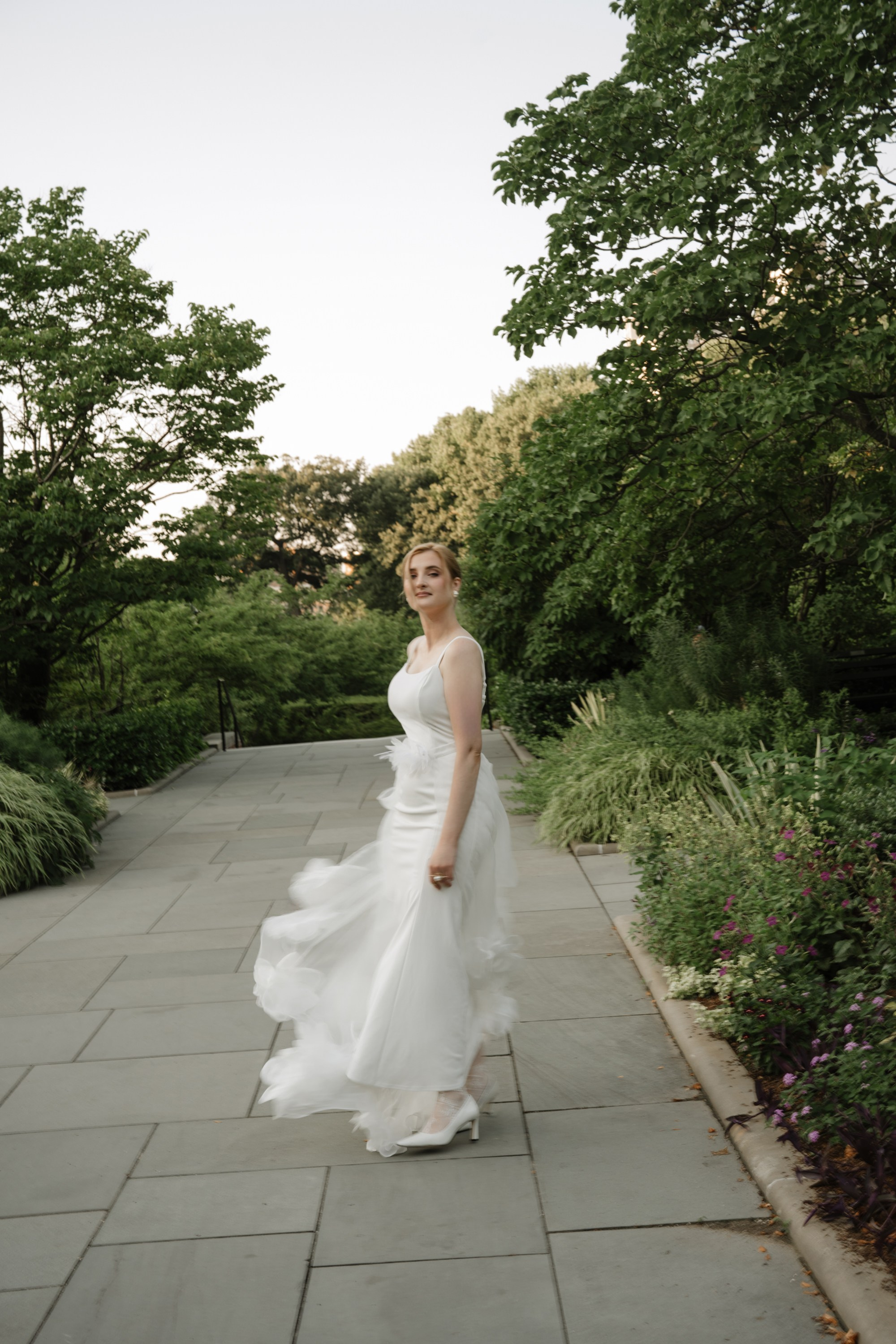Natalie as a Runaway bride. Portrait and wedding photographer in New York